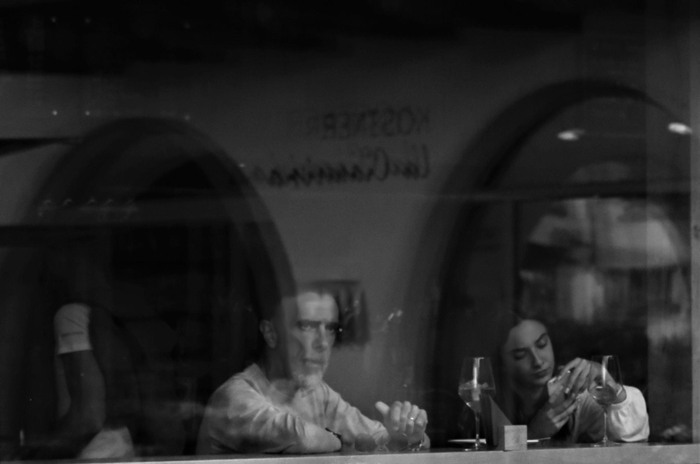 Il mondo l'abbiam chiuso fuori con il suo casino