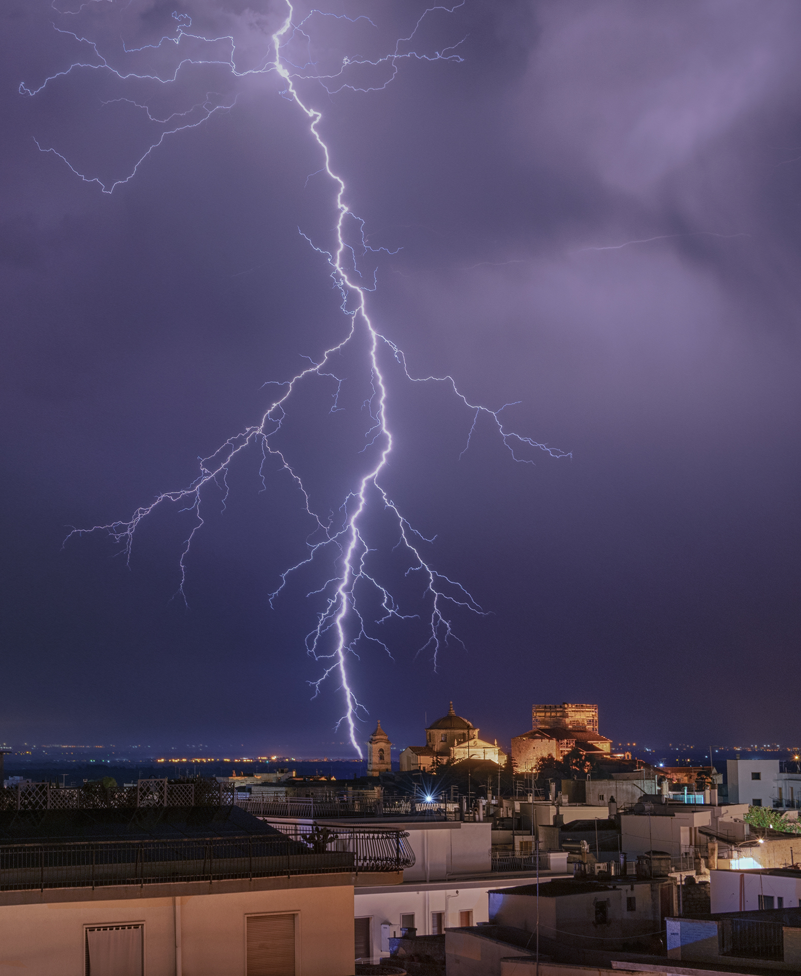Lightning on the castle