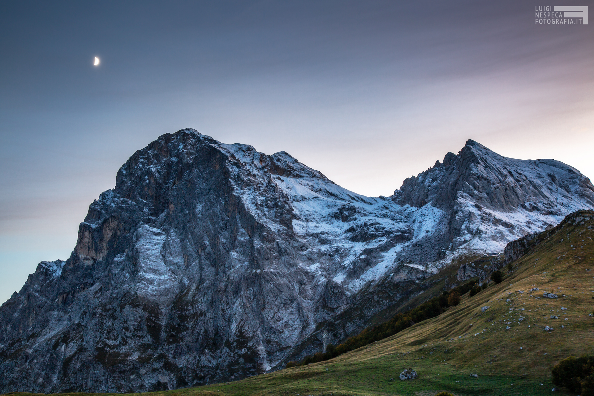 First snow 2019 - The moon slat and the Gran Sasso