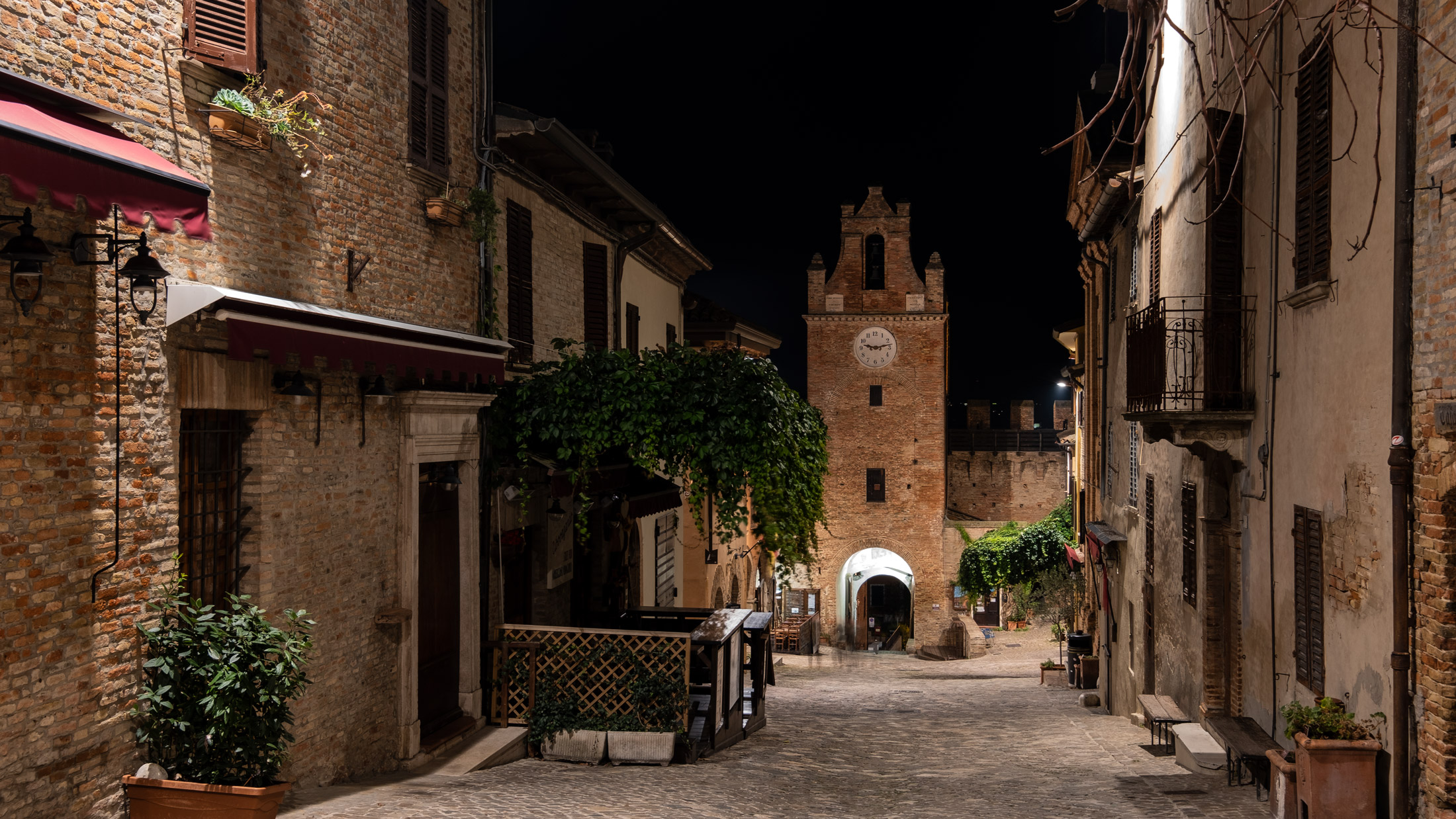 Night Gradara