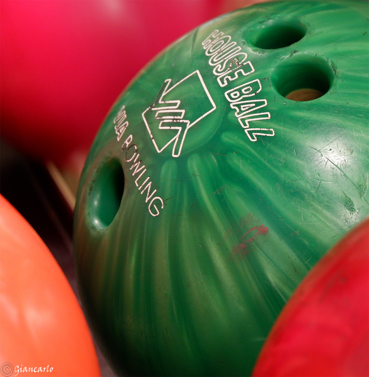 anche una palla da bowling fa oh oh..