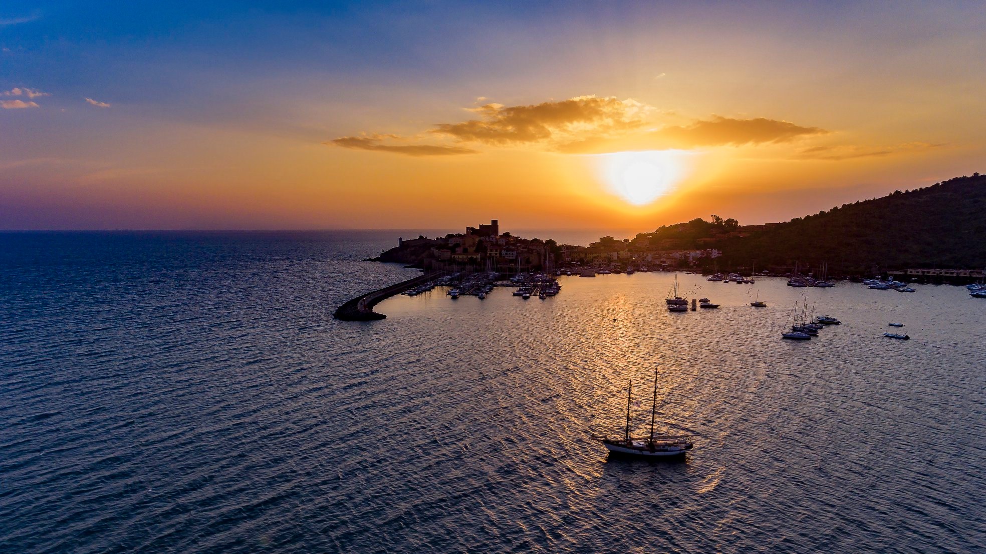 Tramonto in rada.
