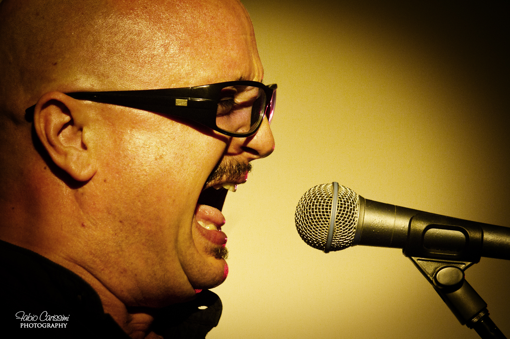 Giovanni Falzone - Shout