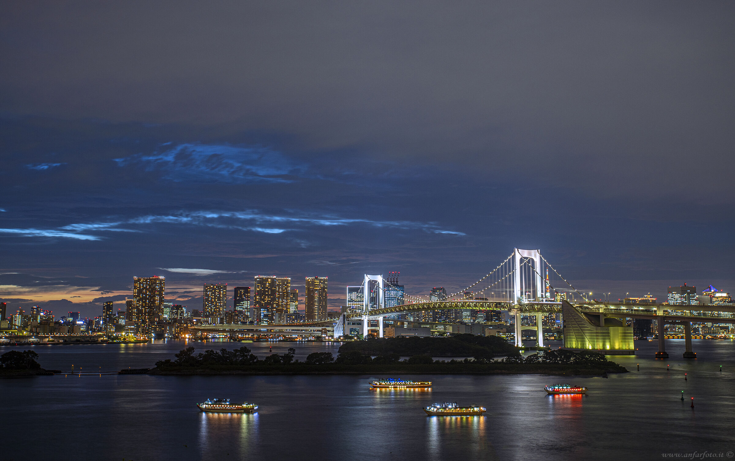 Rainbow Bridge, Tokyo Bay