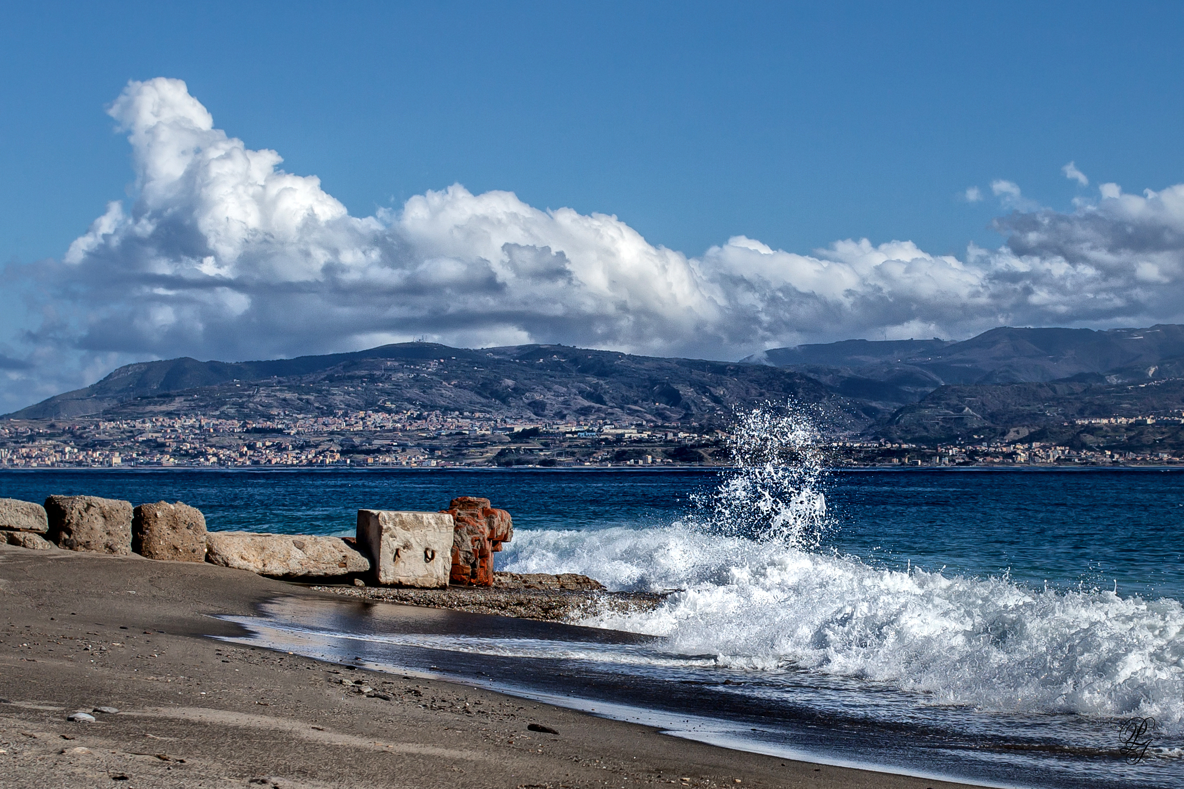 walk by the Strait of Messina