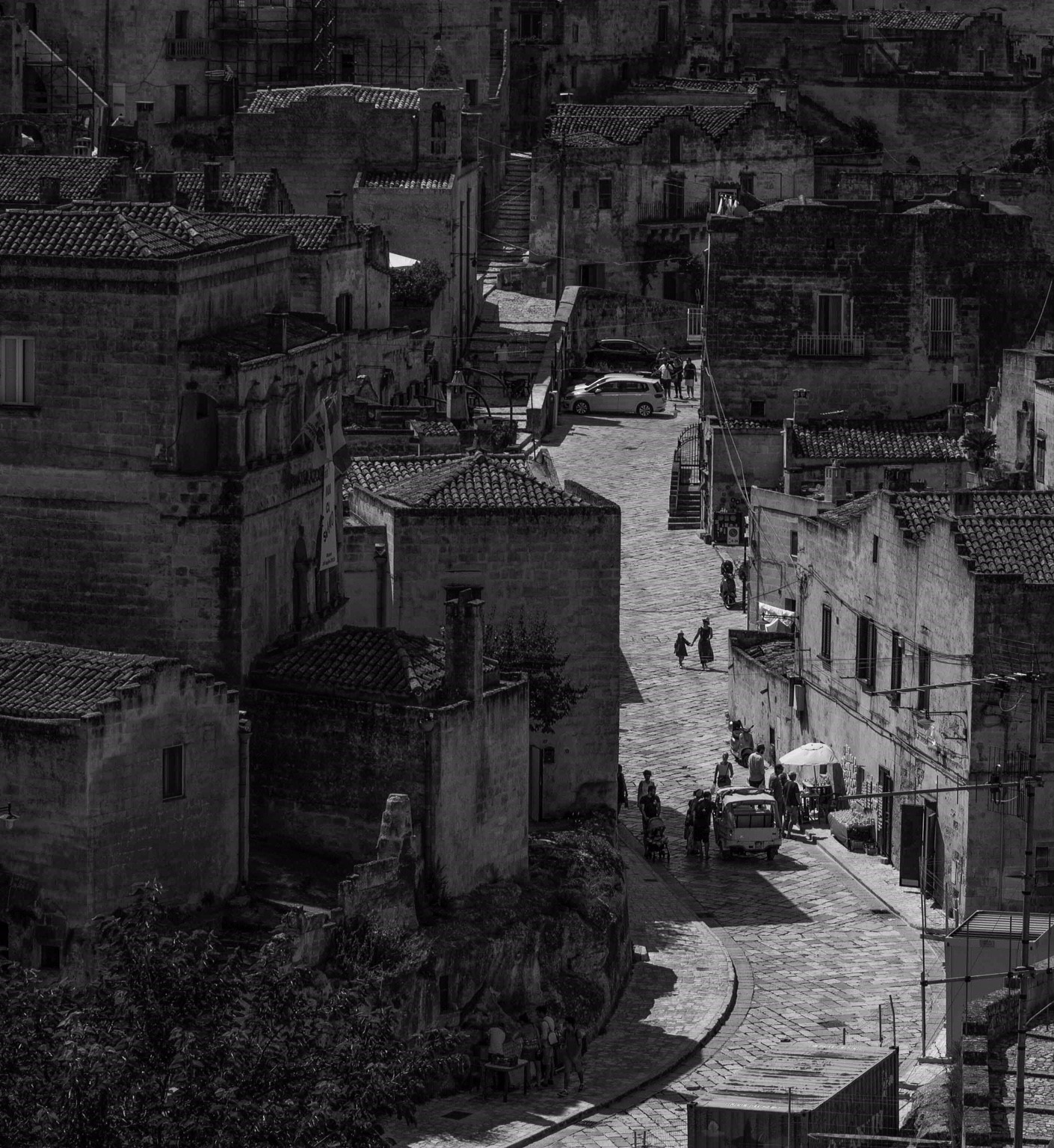 Bianco nero - Scene di quotidianità nei Sassi di Mate...