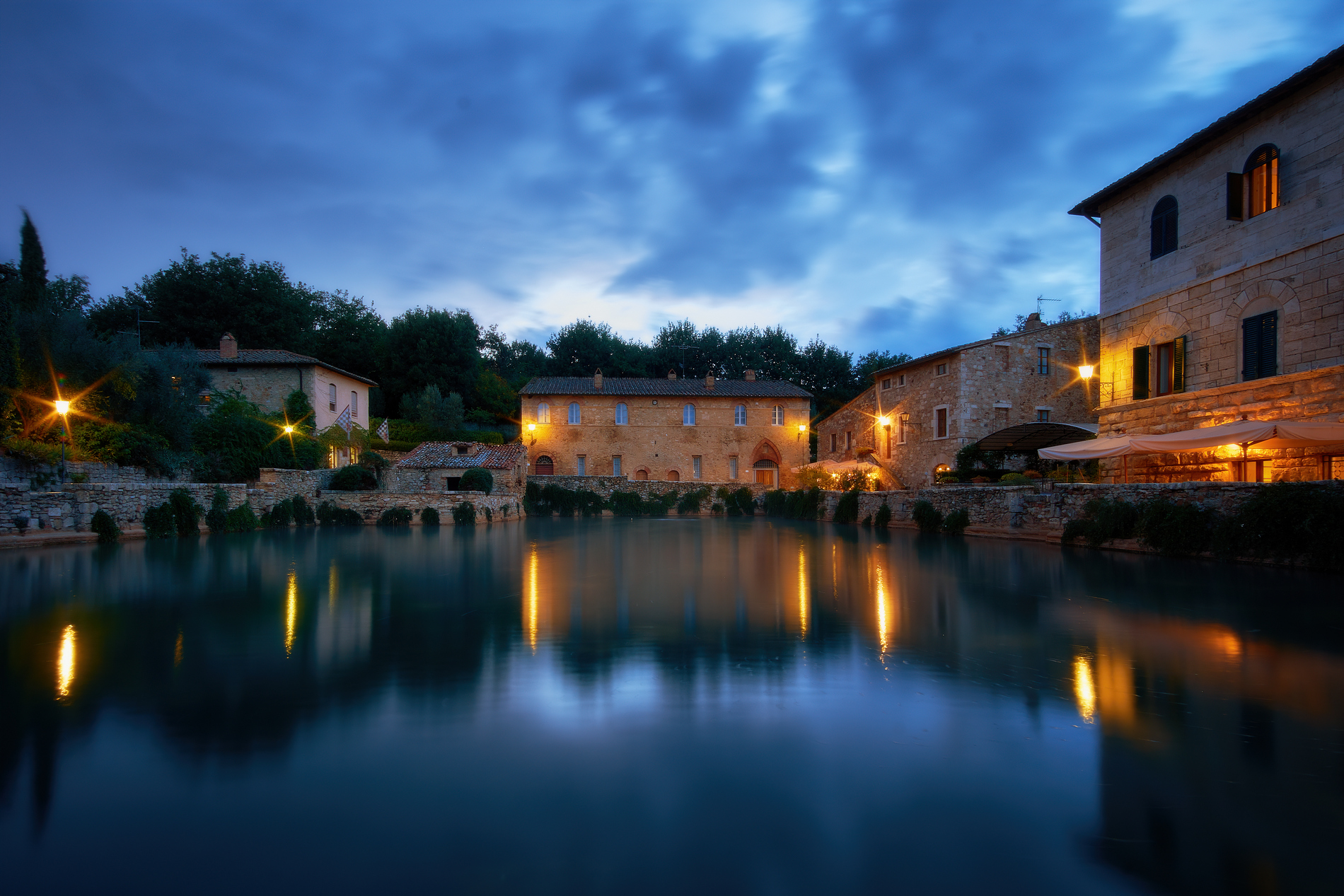 Millemilioneth hour blue in Bath Vignoni