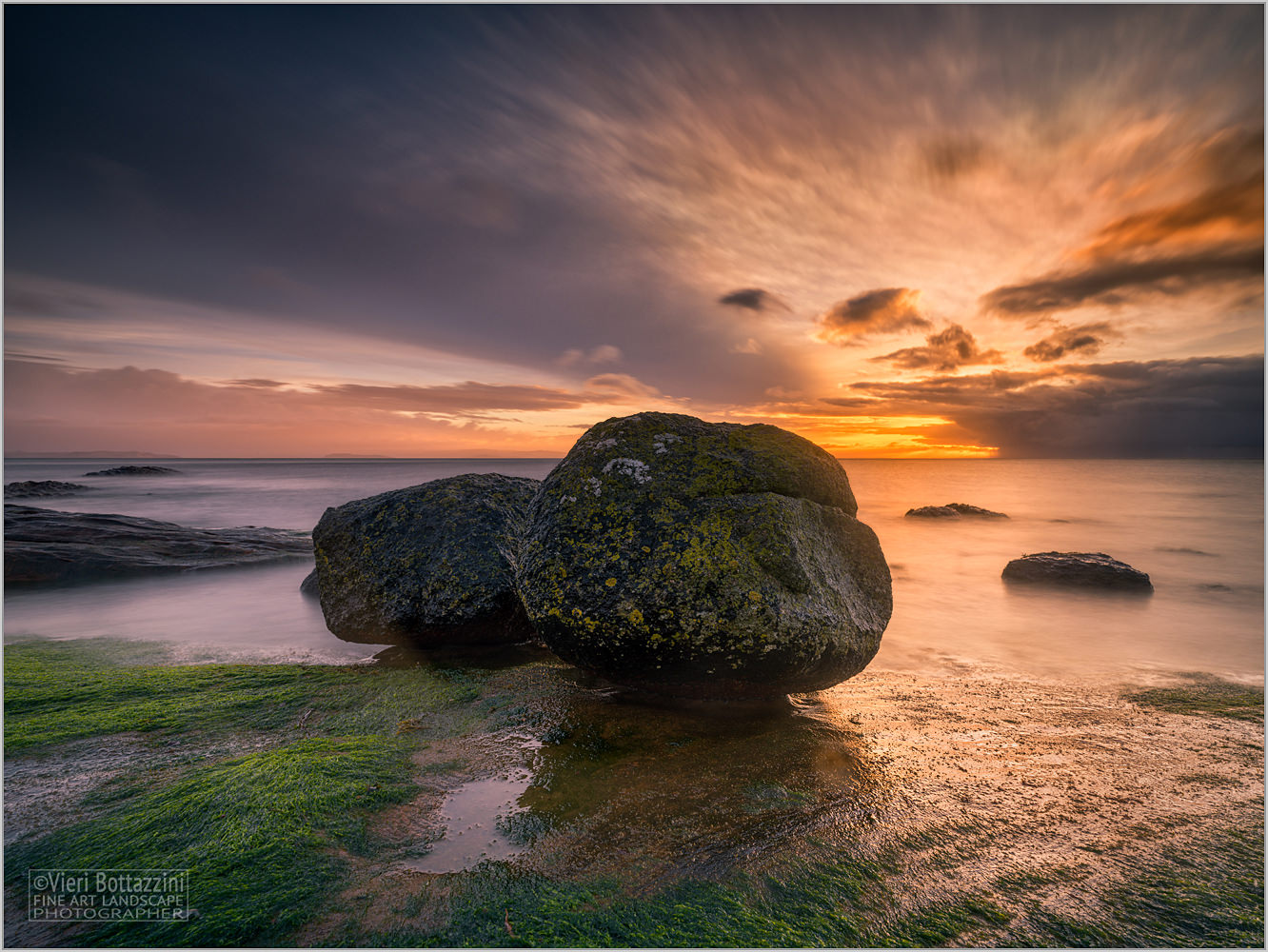 Erratici glaciali all'alba