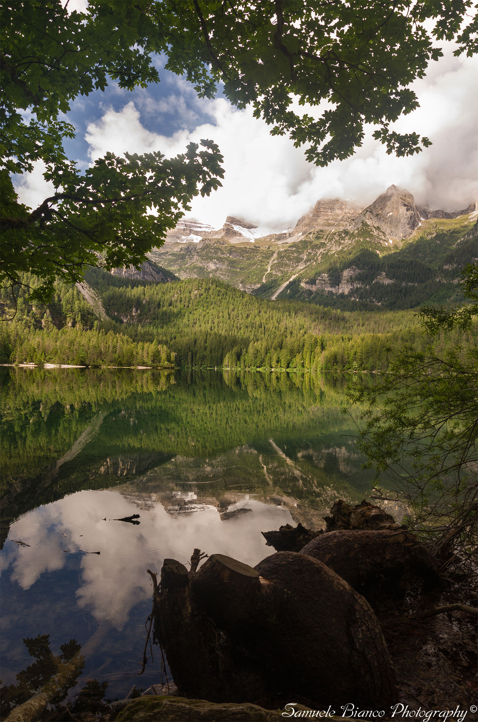 Natural setting of Lake Tovel