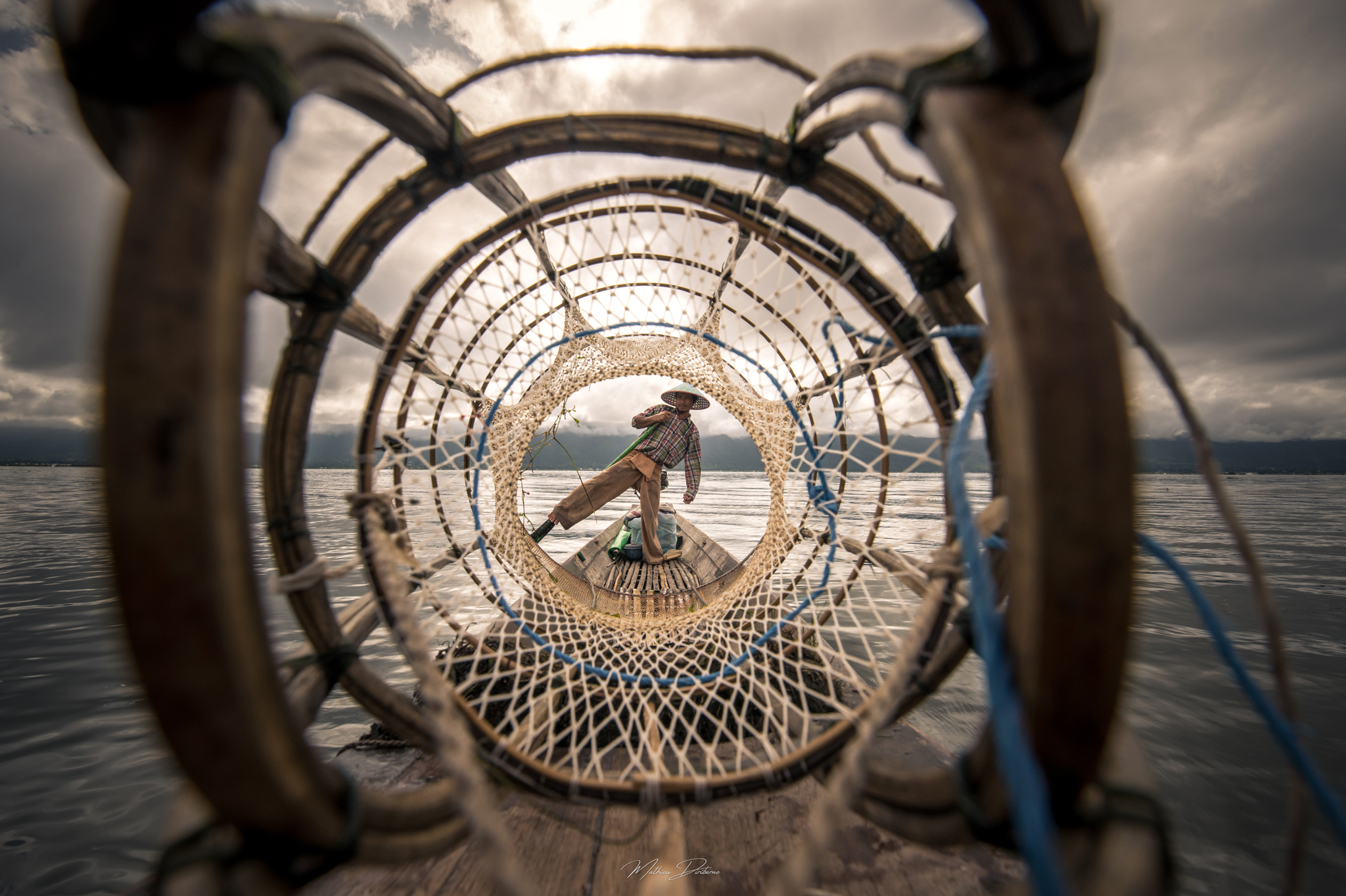 INTHA FISHERMAN LAKE INLE