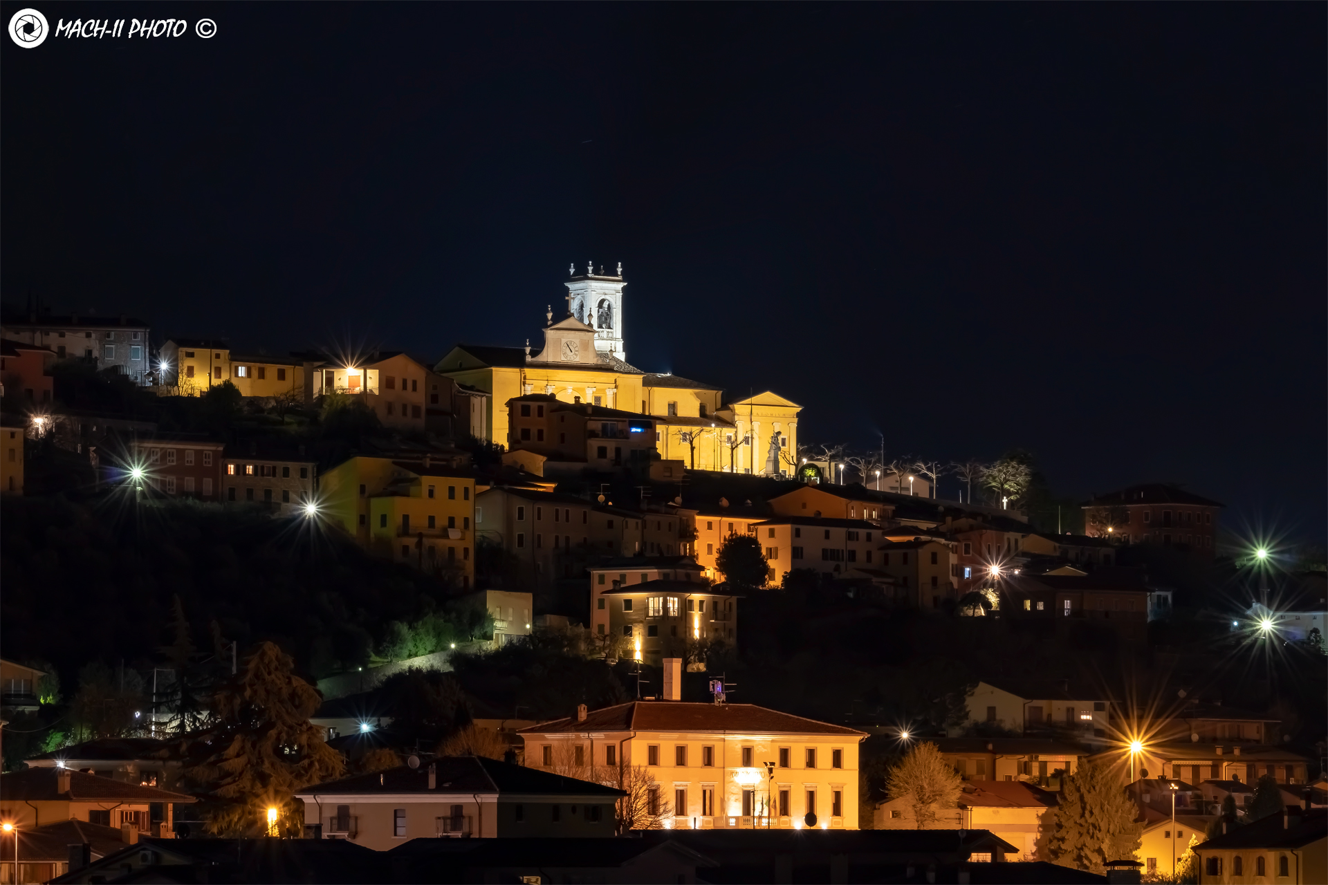 Cavaion Veronese in the night.