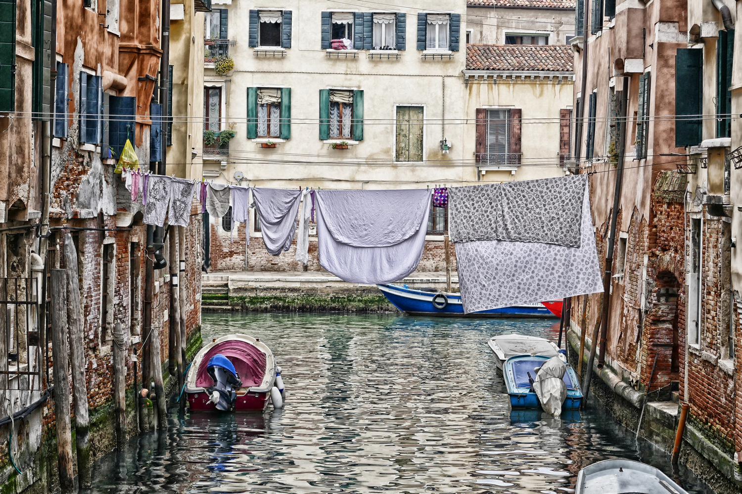 As in Venice we dry the clothes