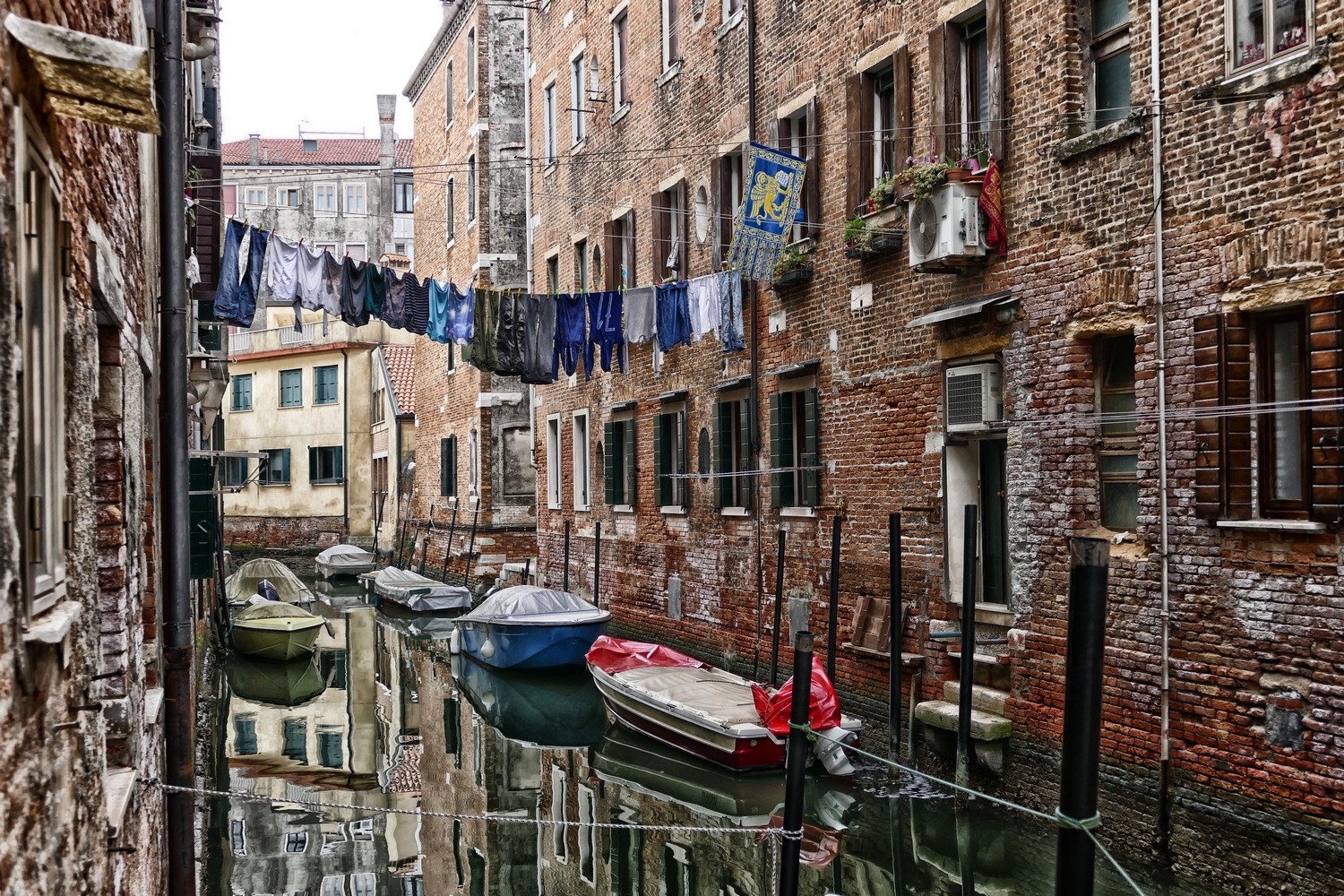 As in Venice we dry the clothes