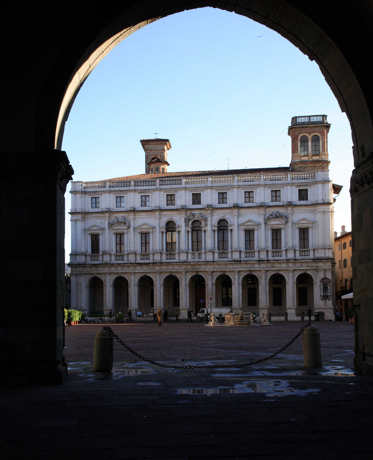bergamo alta - library. may - 2011