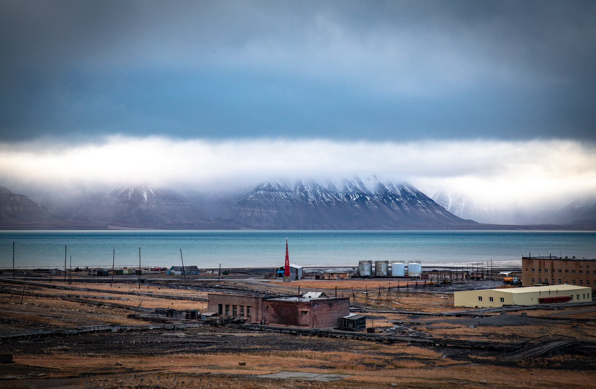 Pyramiden, In