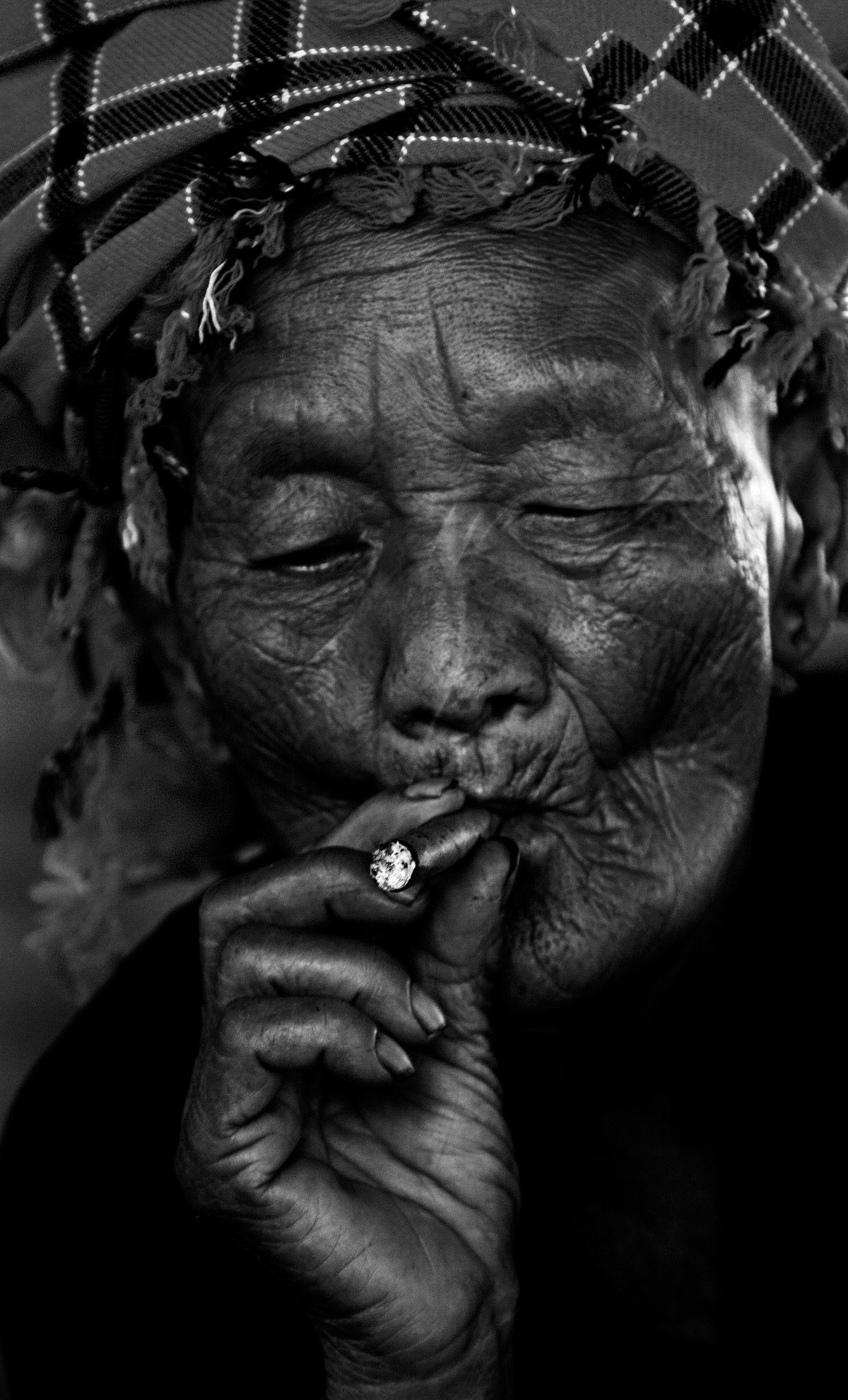 cheroot smoker