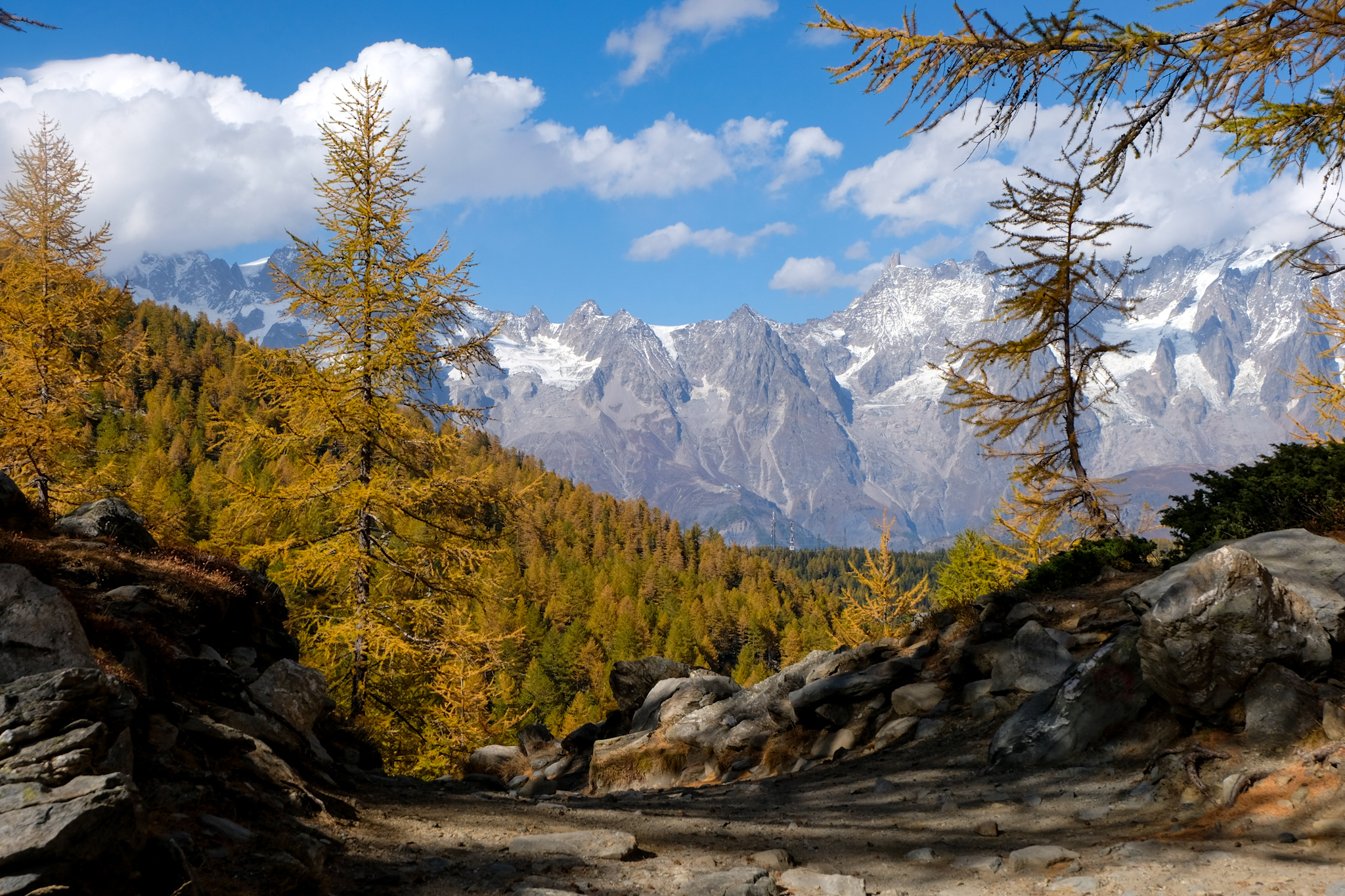 Paesaggio dal lago d'Arpy