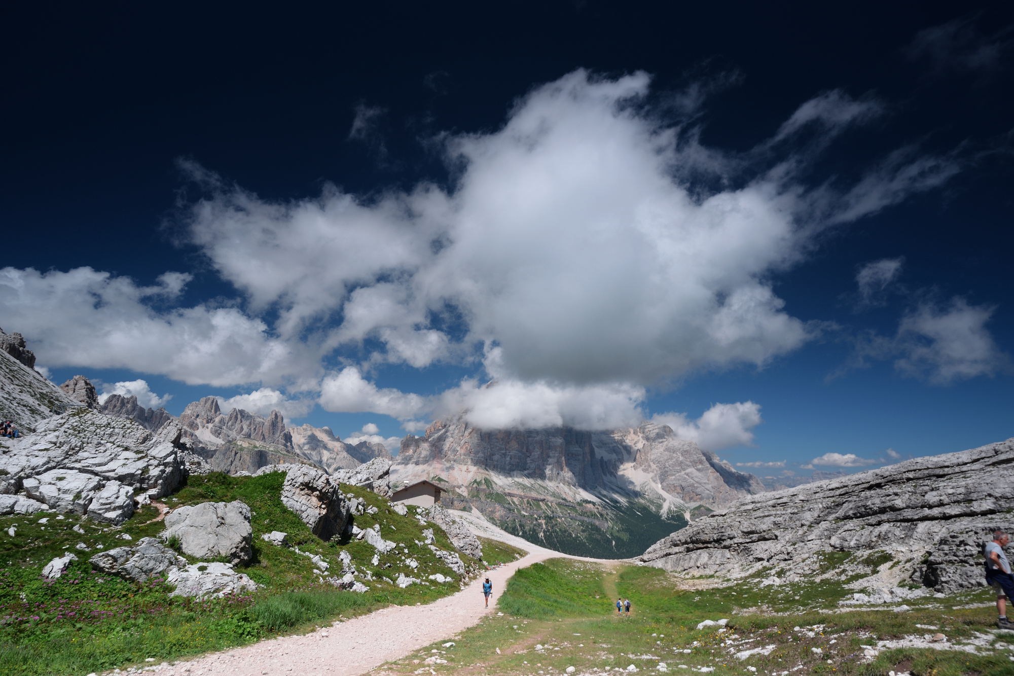 Gruppo di Fanes visto dal rifugio "Averau"