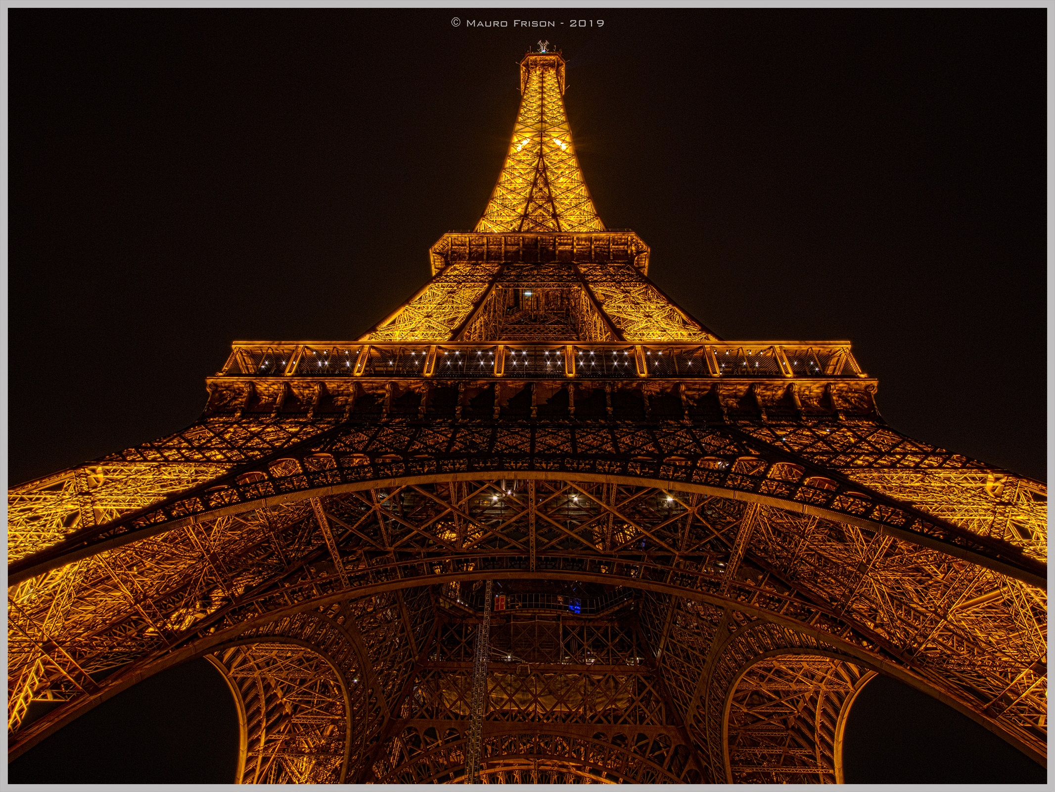 Upskirt... at the Tour