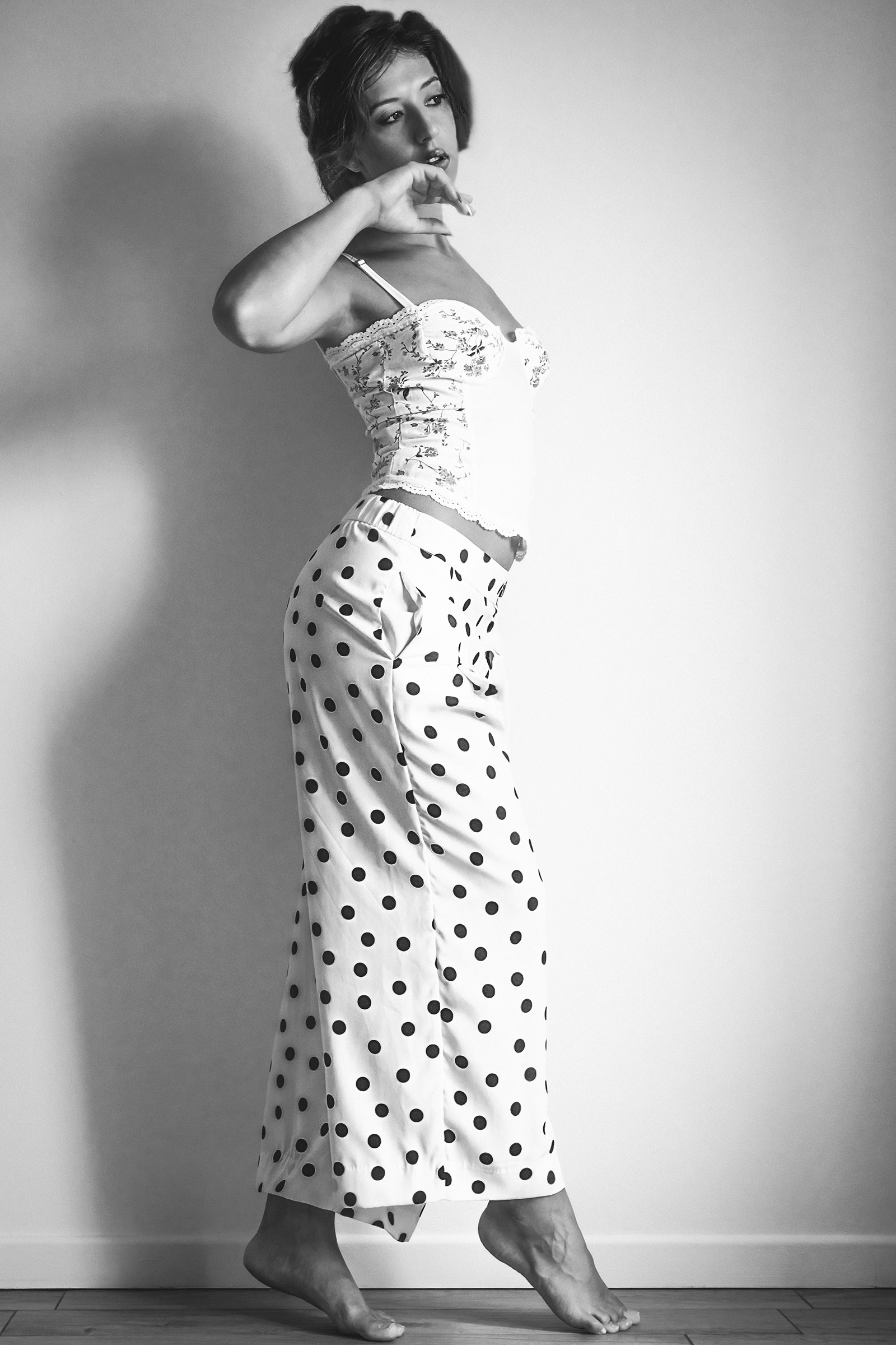 Micaela, outfit second, shot 4 BN