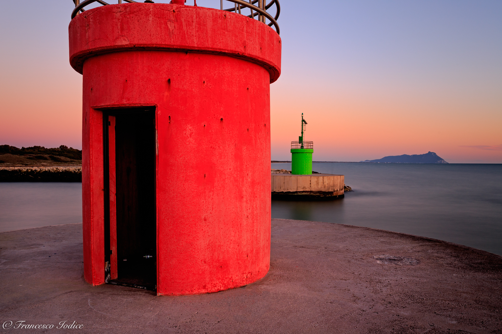 Lanterna rossa, lanterna verde, molo Rio Martino Latina