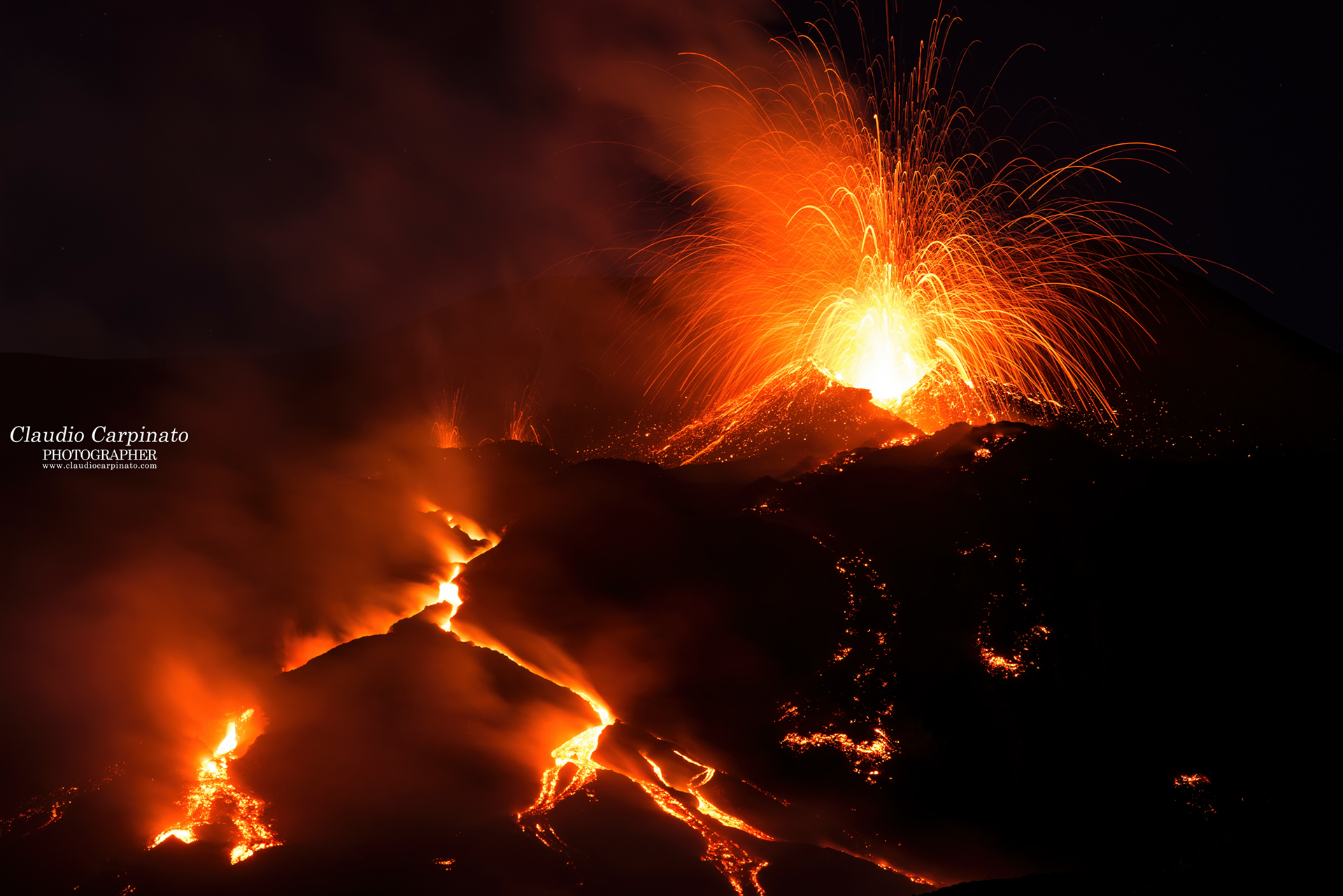 Etna, high-altitude explosions