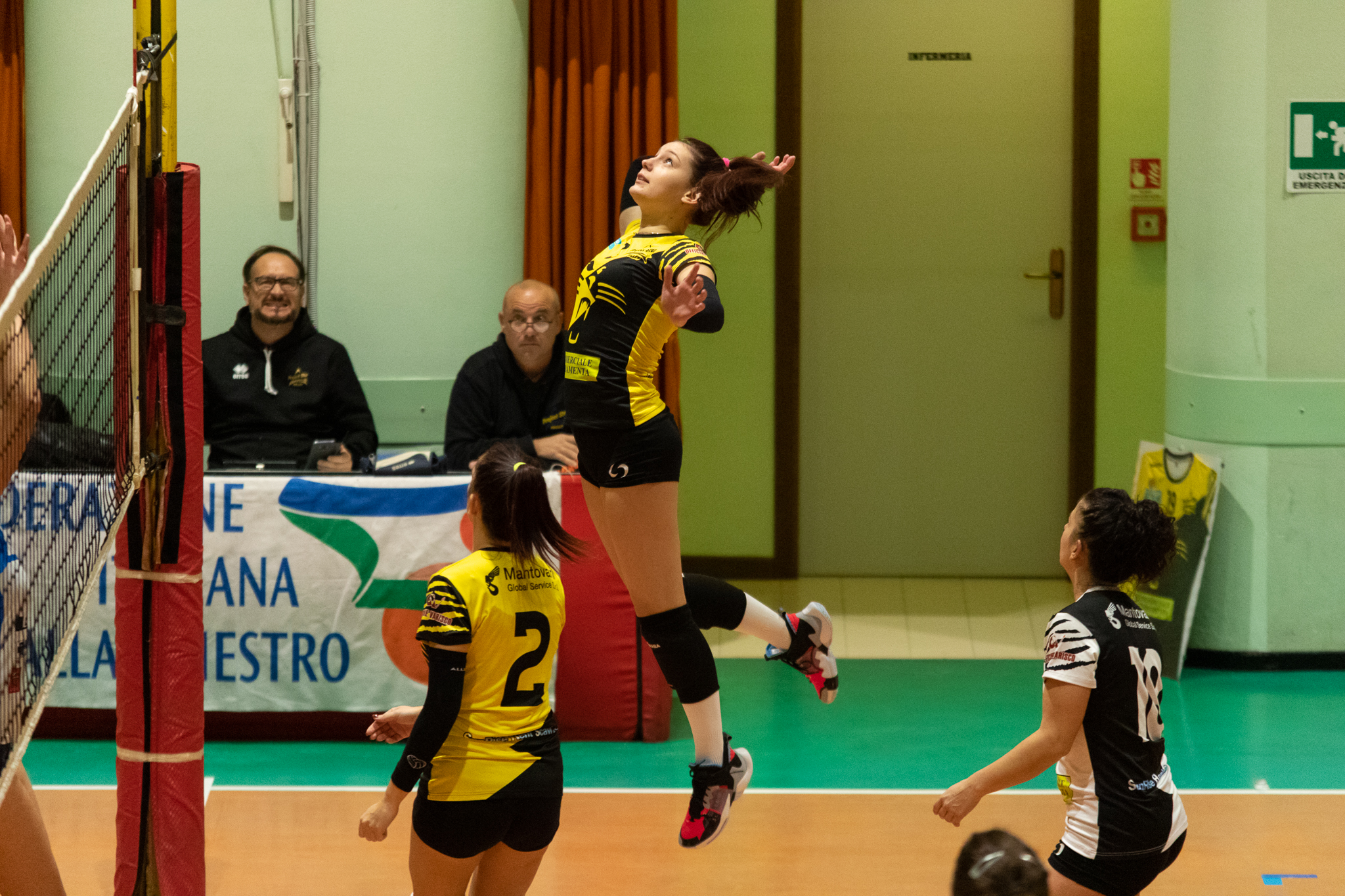 pallavolo schiacciata senza palla