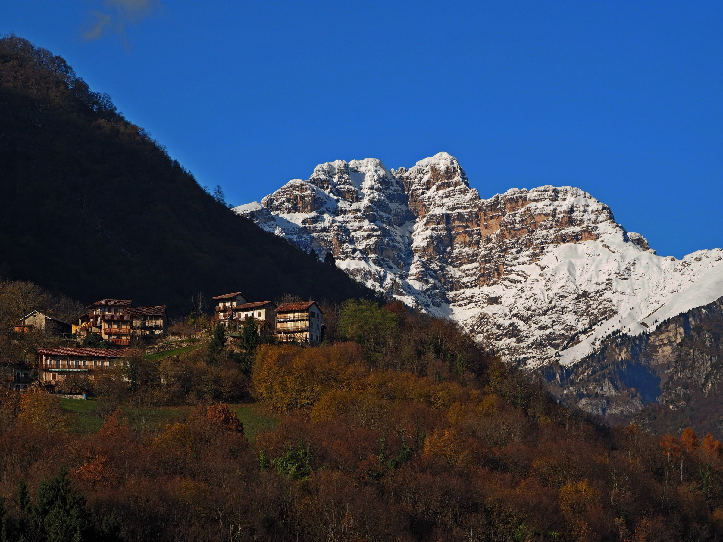 The village of Montagne and the Sass de Mura