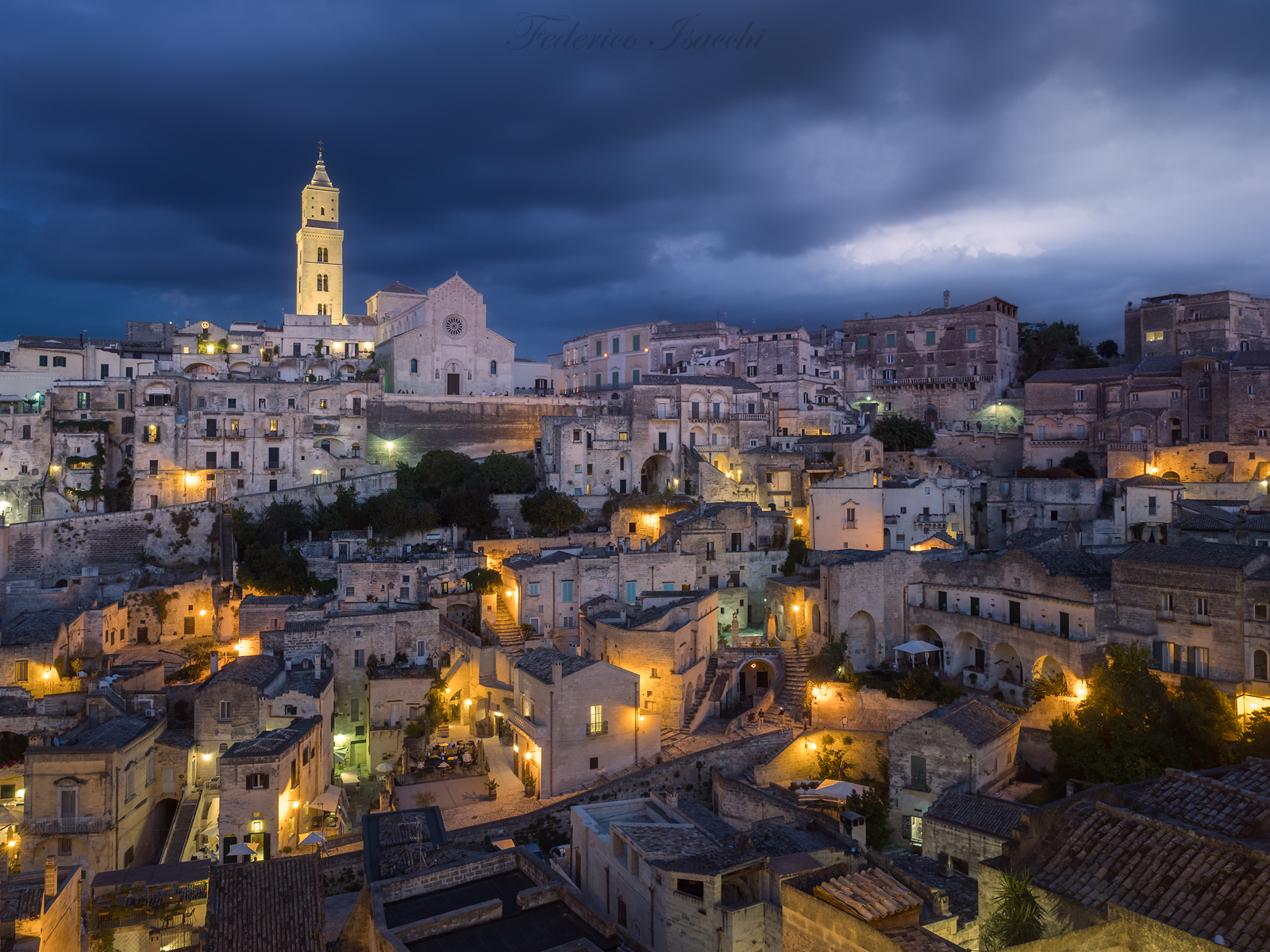 Tra le luci di Matera