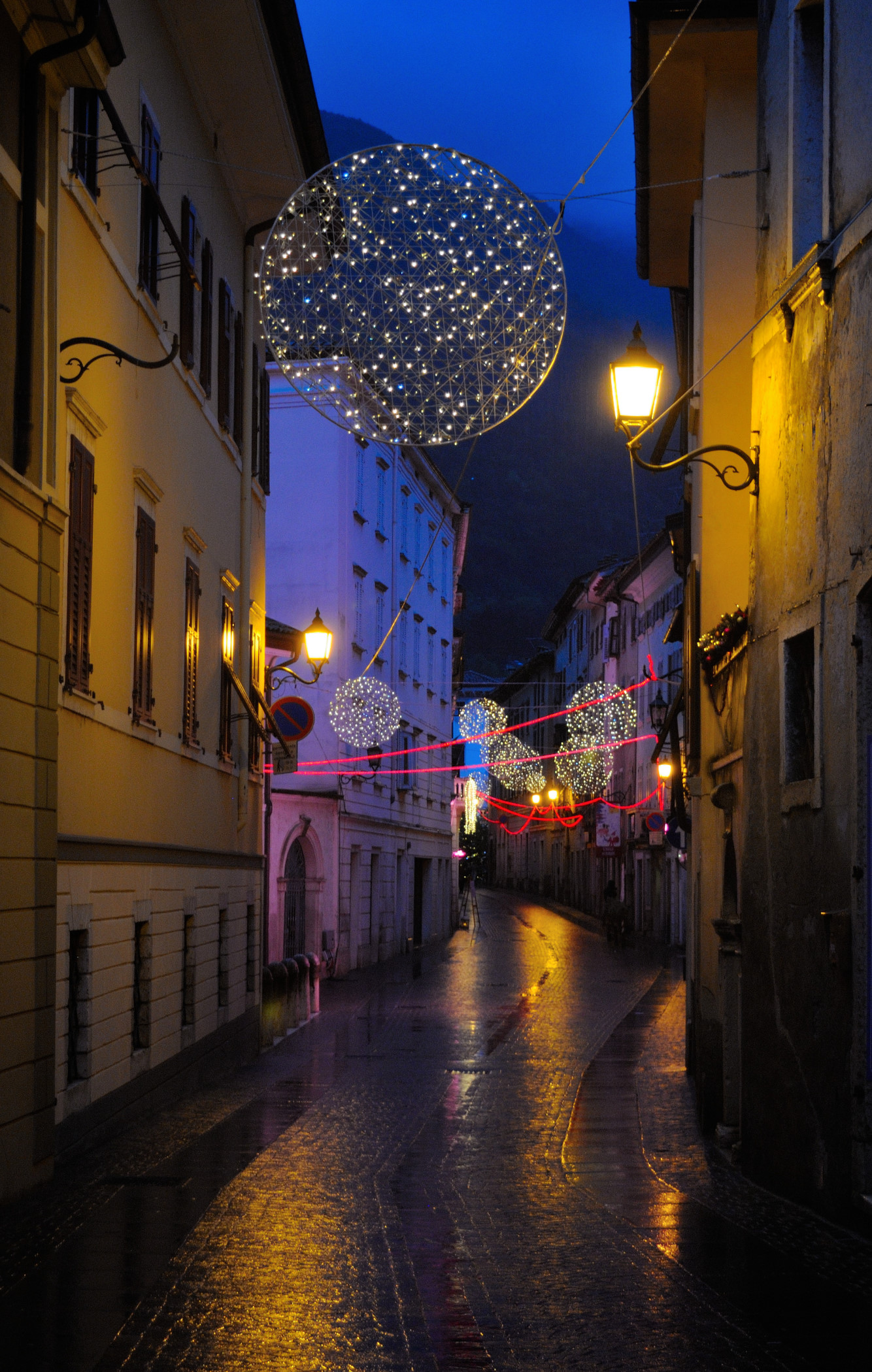 Ala...aspettando il Natale.