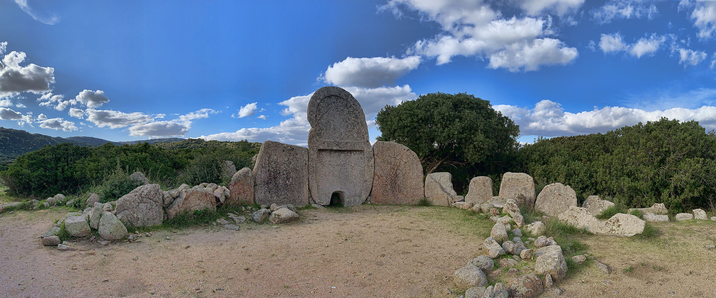 Tomb of the Giants "Sa Ena and Thomes"