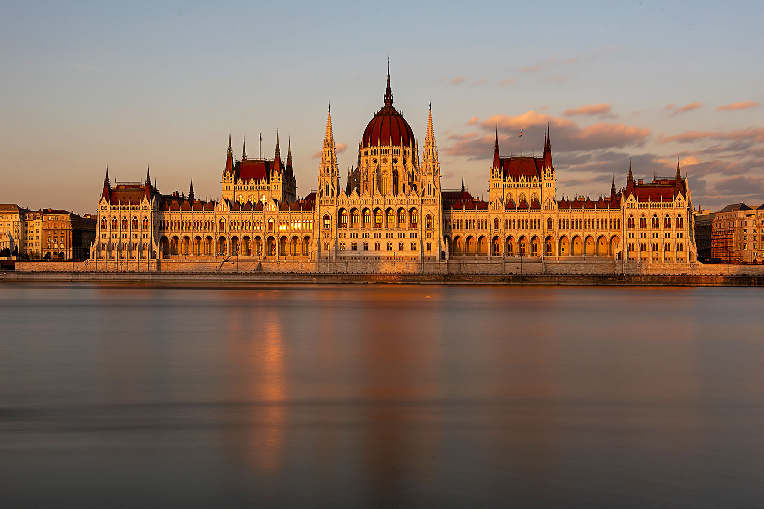 Parlamento Ungherese al tramonto