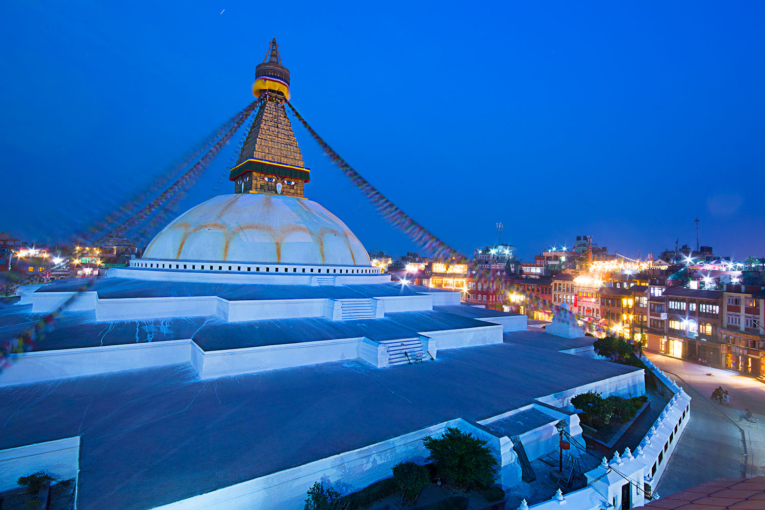 Il tempio di Boudhanath di notte