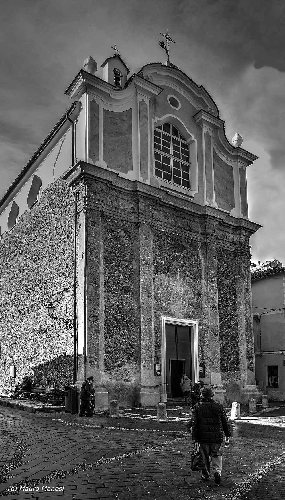 On Sunday sgoings to Mass