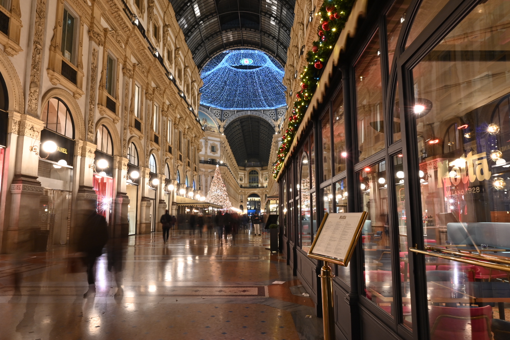 Milan and Christmas 8