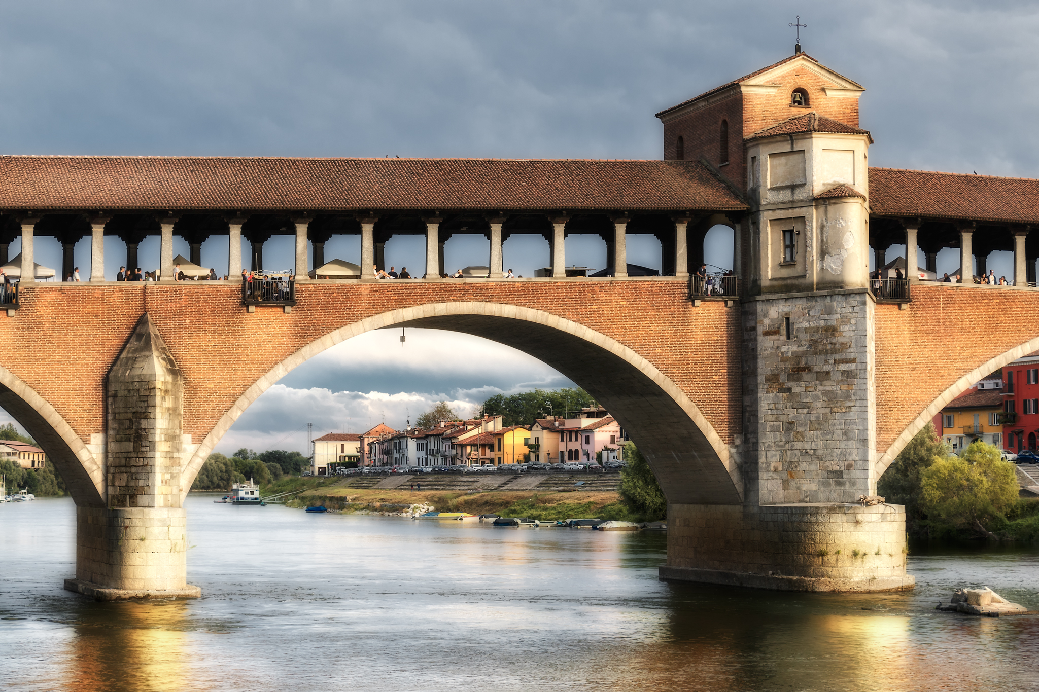 Ponte Coperto e Borgo Ticino