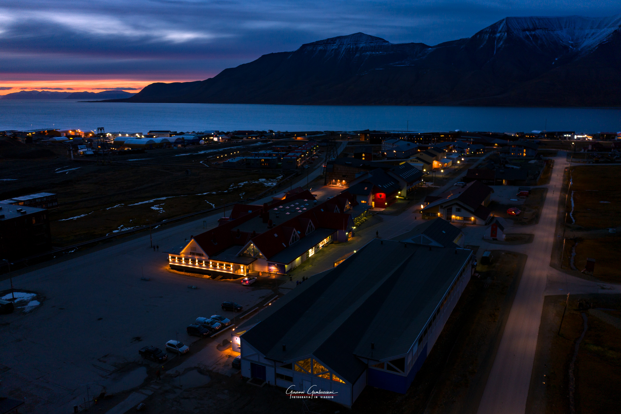 Longyearbyen dal cielo