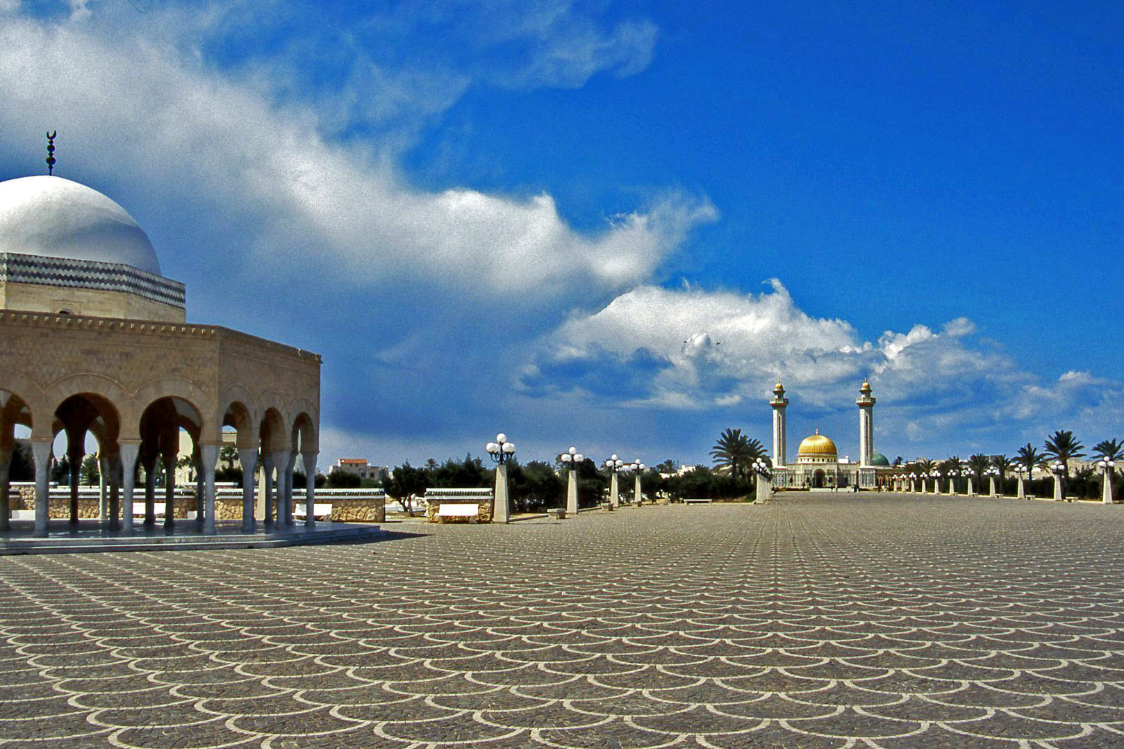 Monastir: Mausoleum of Bourghiba (Digitalized, 1997)