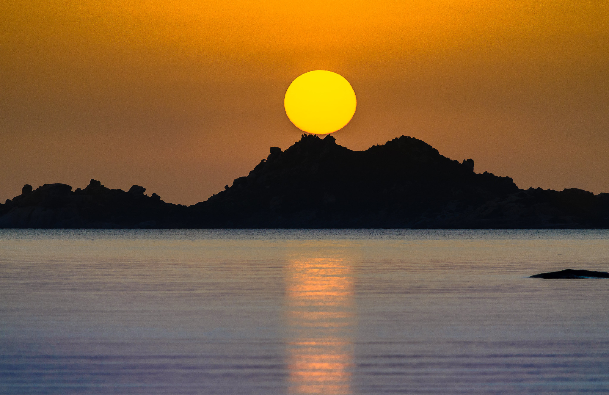 La gente dice che il sole è troppo luminoso.