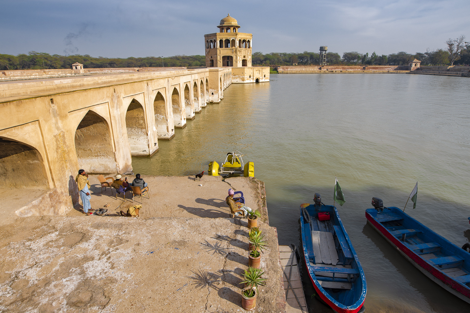 il pollo - Hiran Minar