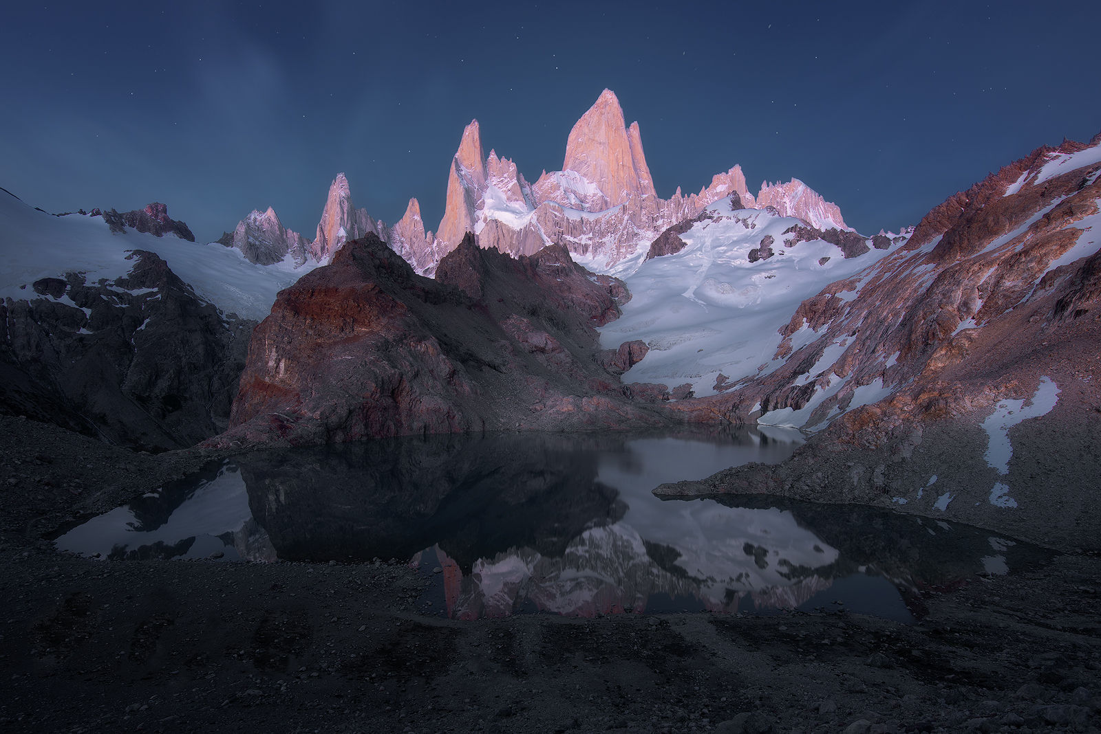 aspettando l'alba sulla laguna di los tres