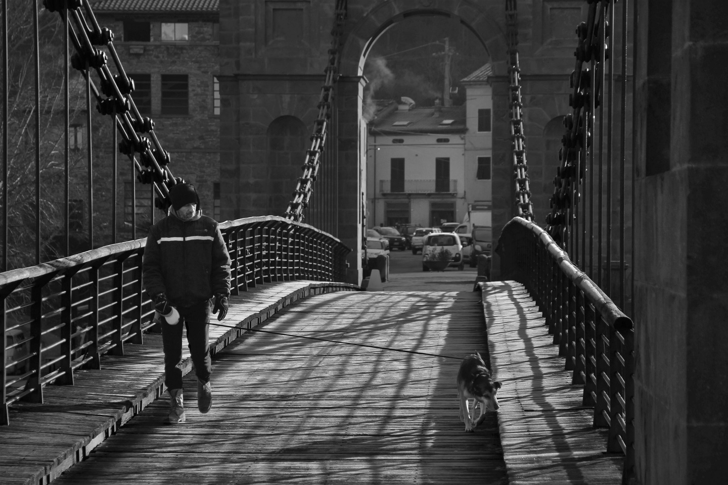 Traffic on the icy bridge