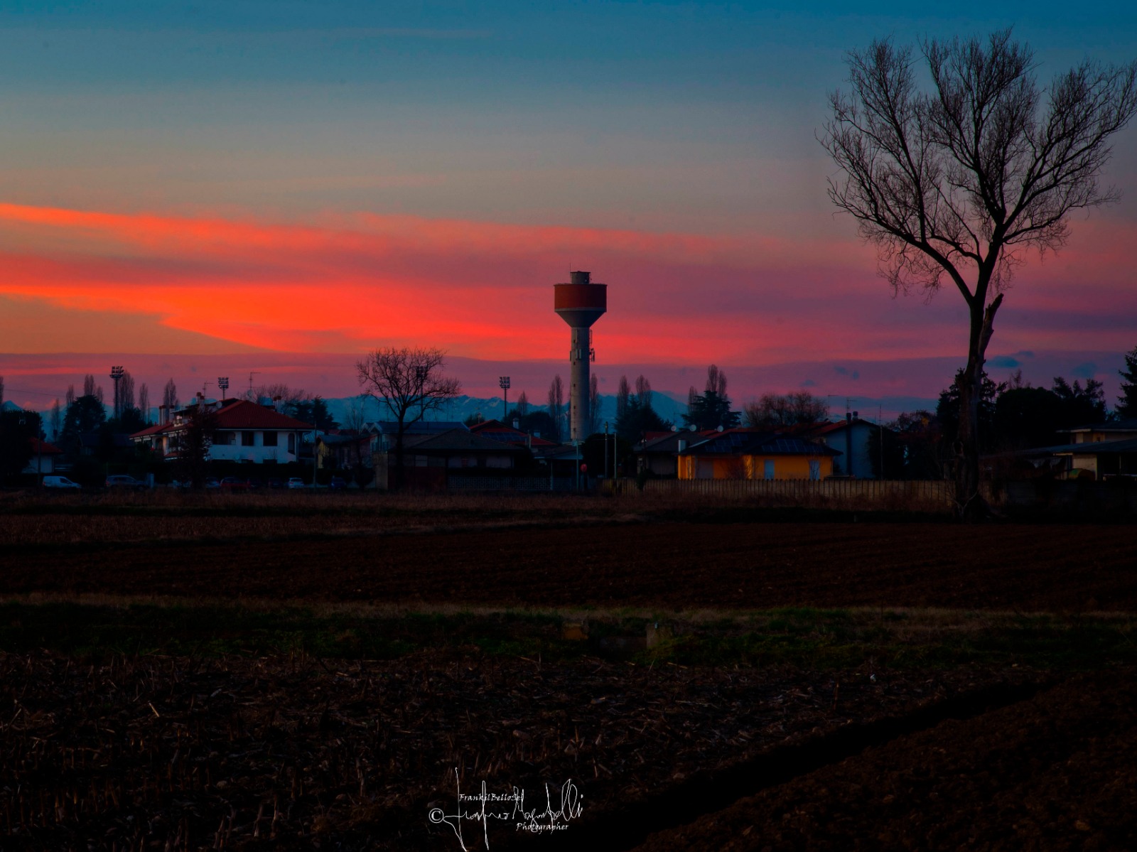 Tramonto sulla campagna
