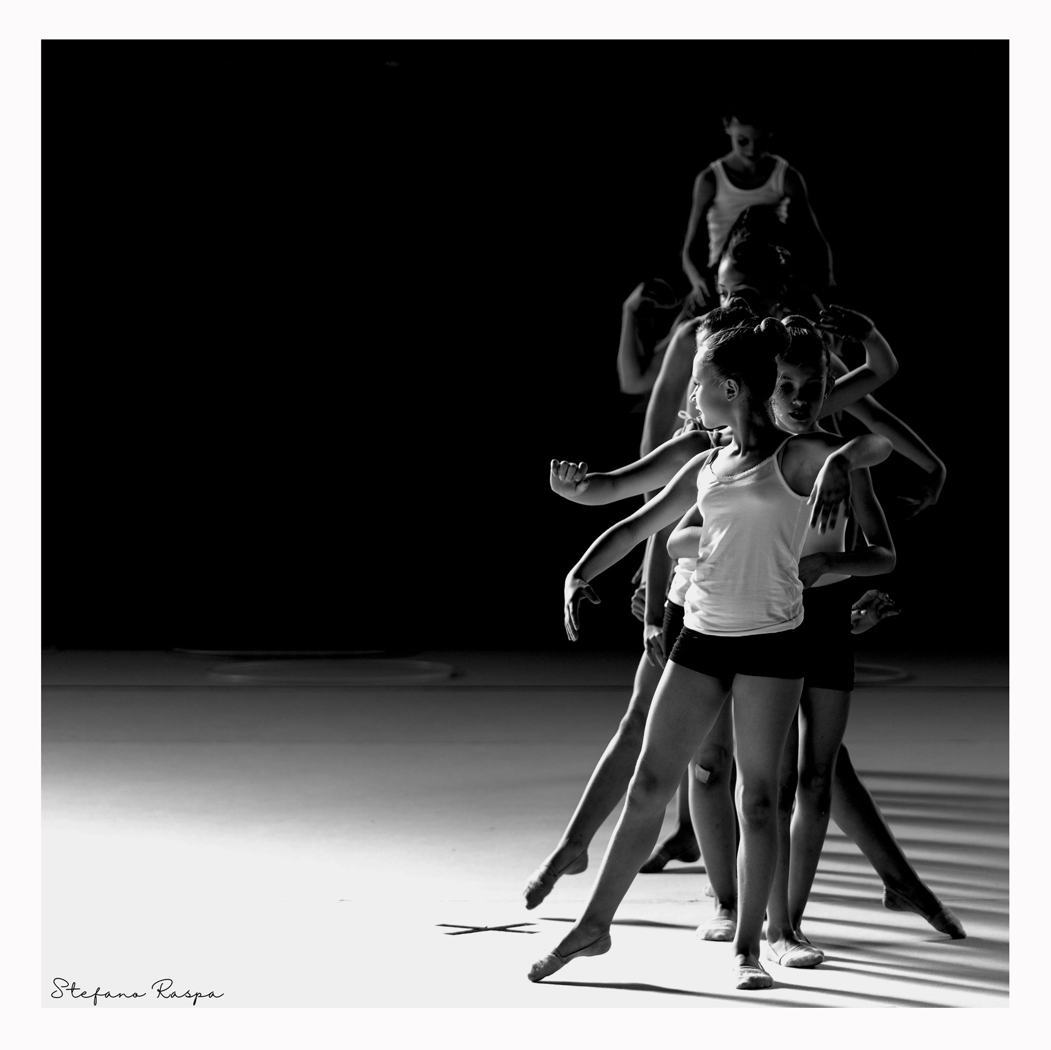 Figure. Giovani ginnaste, Pordenone, 2016.