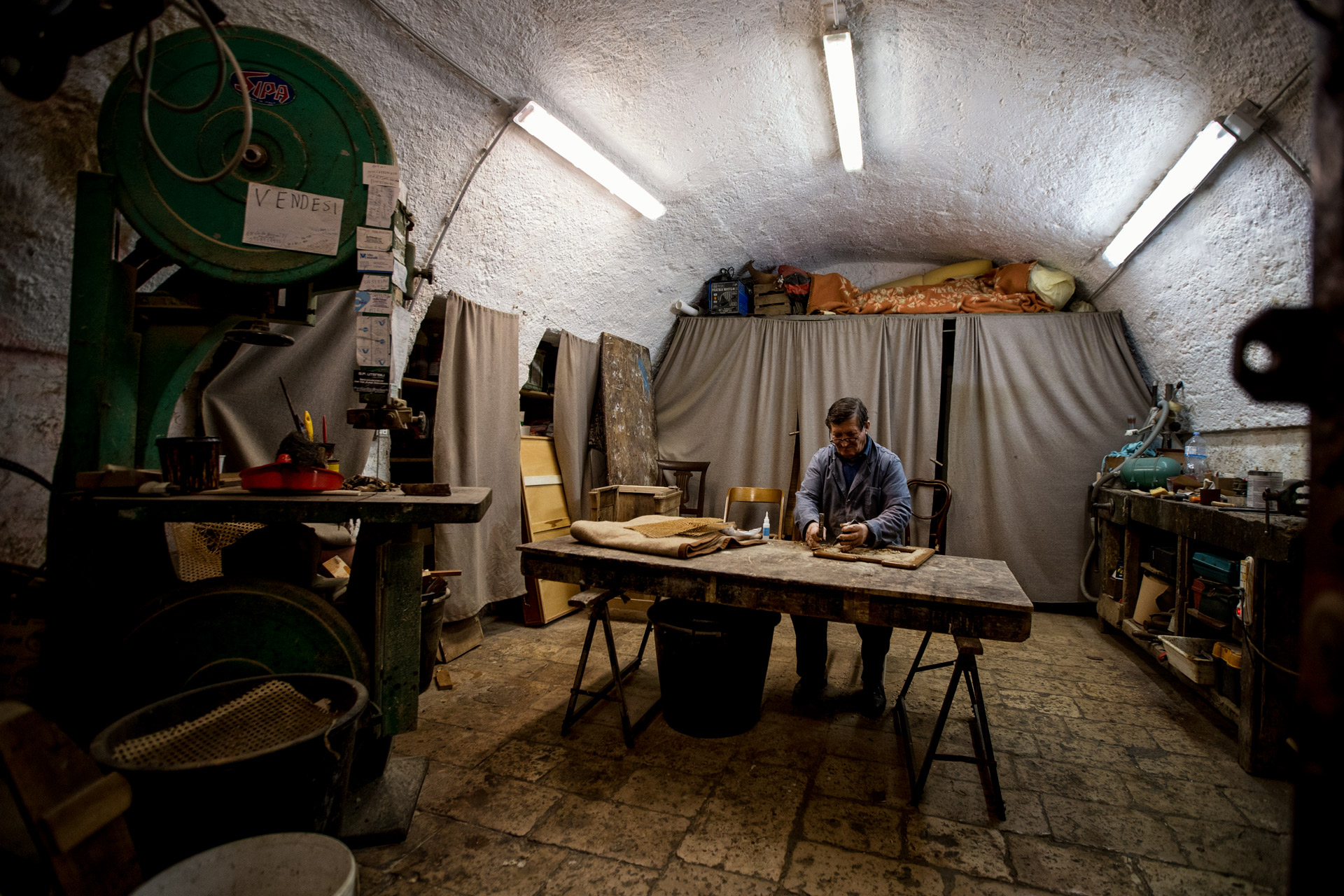 Ancient Crafts - U SEGGIARU (The Chair)