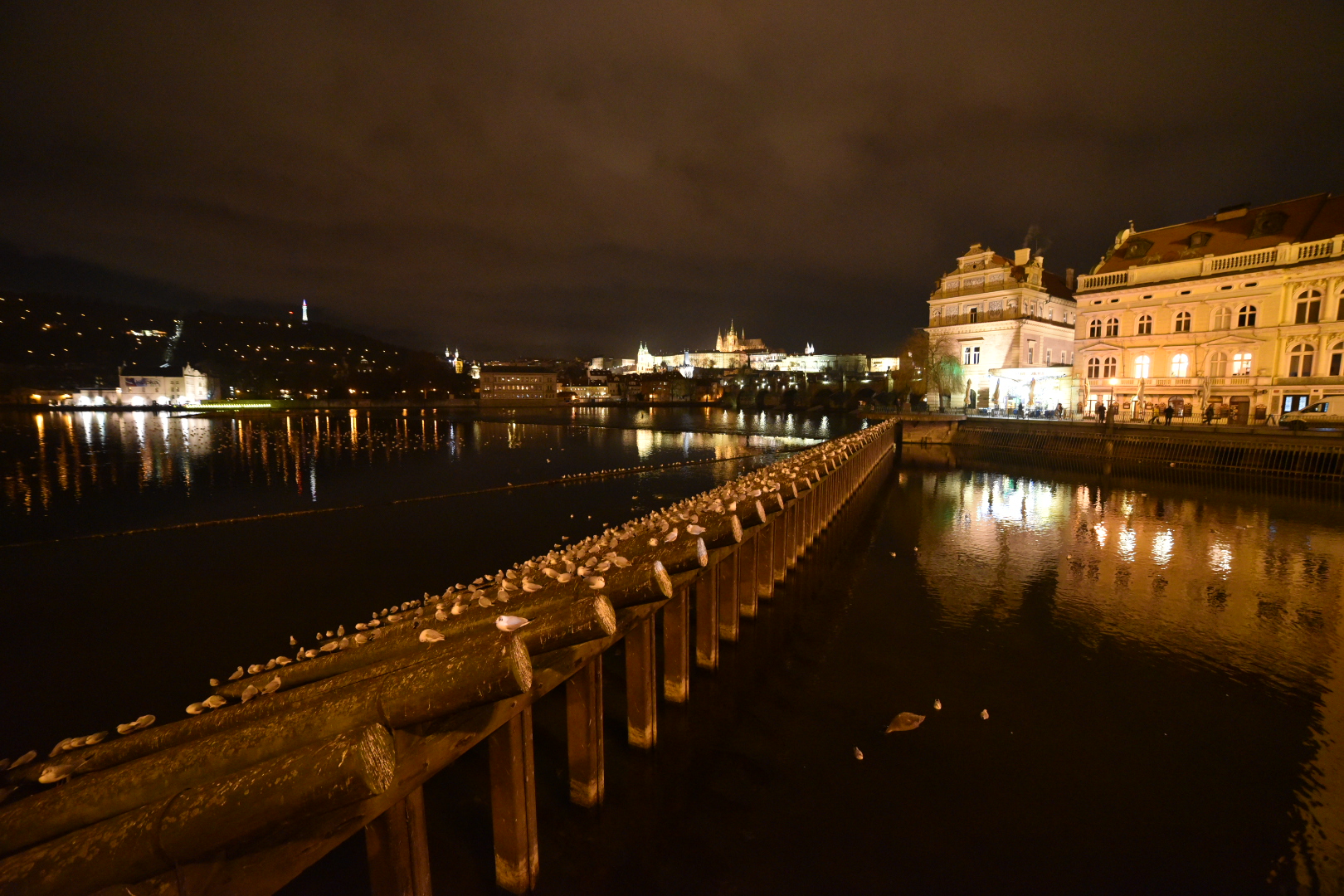 Fiume Moldava e ponte Carlo