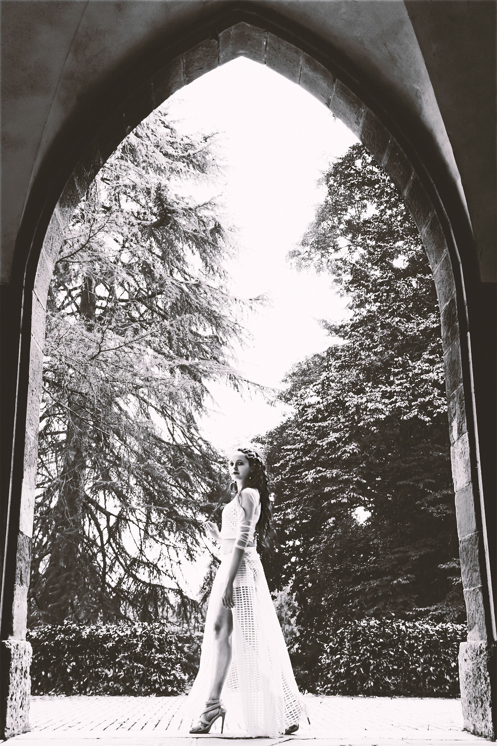 Jessica in subframing 1, BW