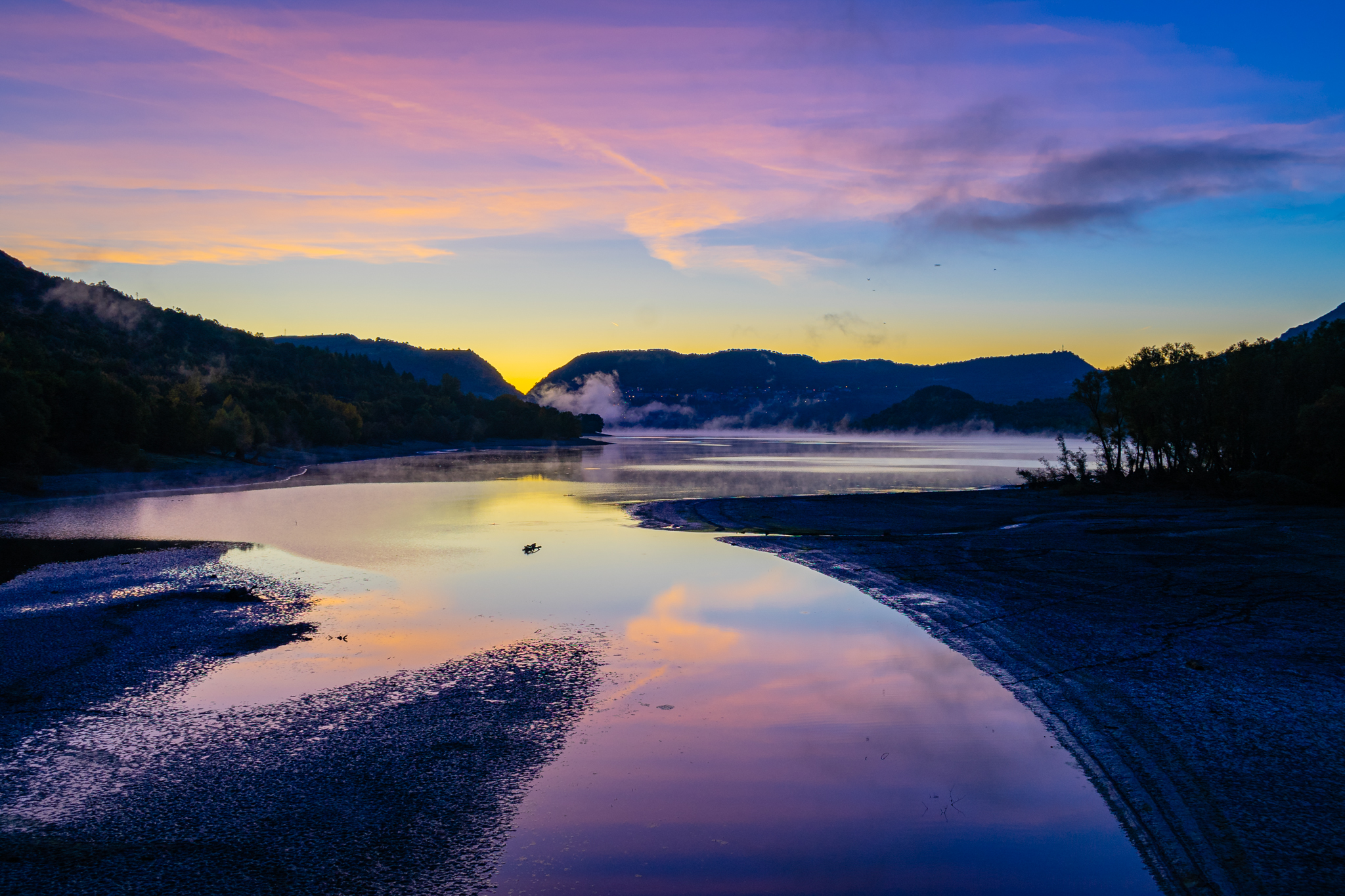 Lake Barrea - sunrise October 2019