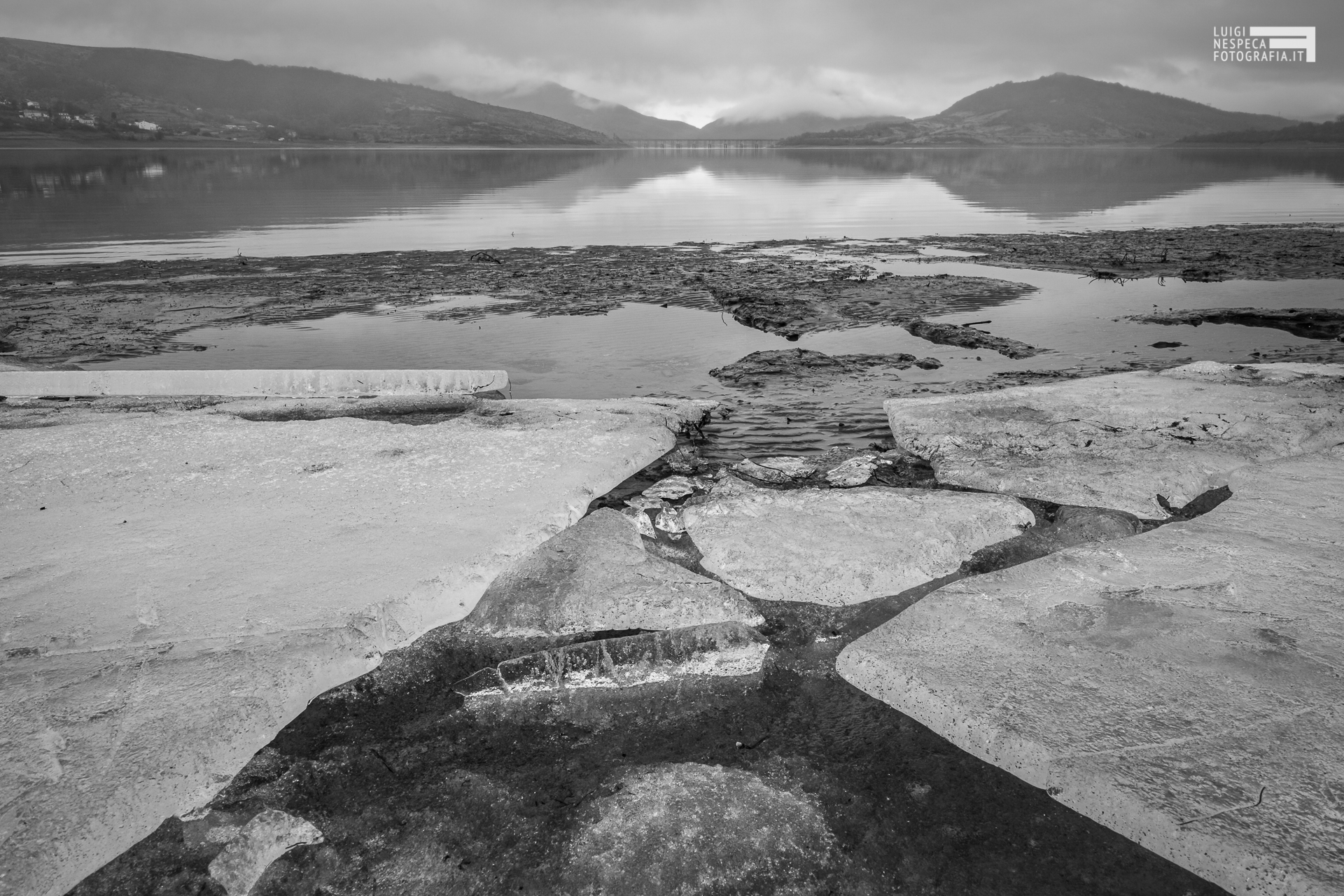 Compound lake - ice