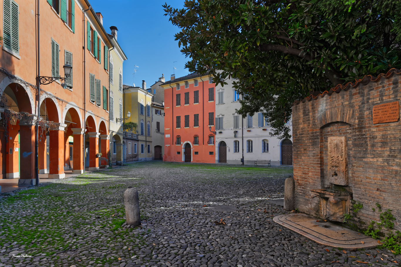 Modena, piazza della Pomposa